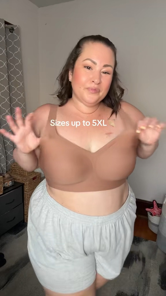The best wirefree bras that size up to 5XL. I’m wearing a 4XL and I’m 47DD/DDD for reference ✨

#bra #bras #plussizebra #wirelessbra

#LTKPlusSize