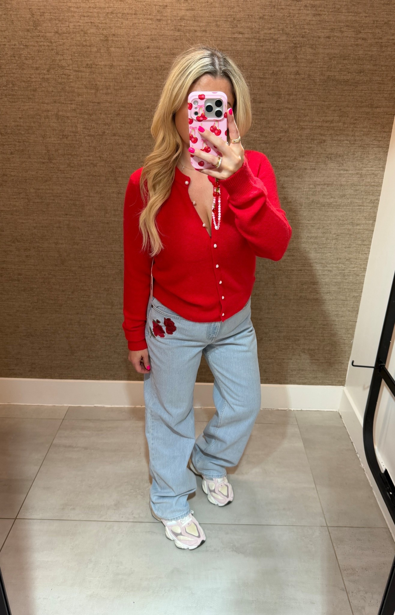 New Abercrombie outift
M sweater 
27 jeans
Pink new balance sneakers 
Valentine’s Day outfit 