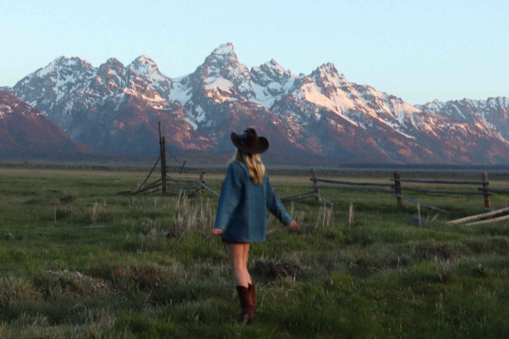 sunrise in grand teton national park outfit 

#LTKSeasonal #LTKTravel #LTKSummerEdit