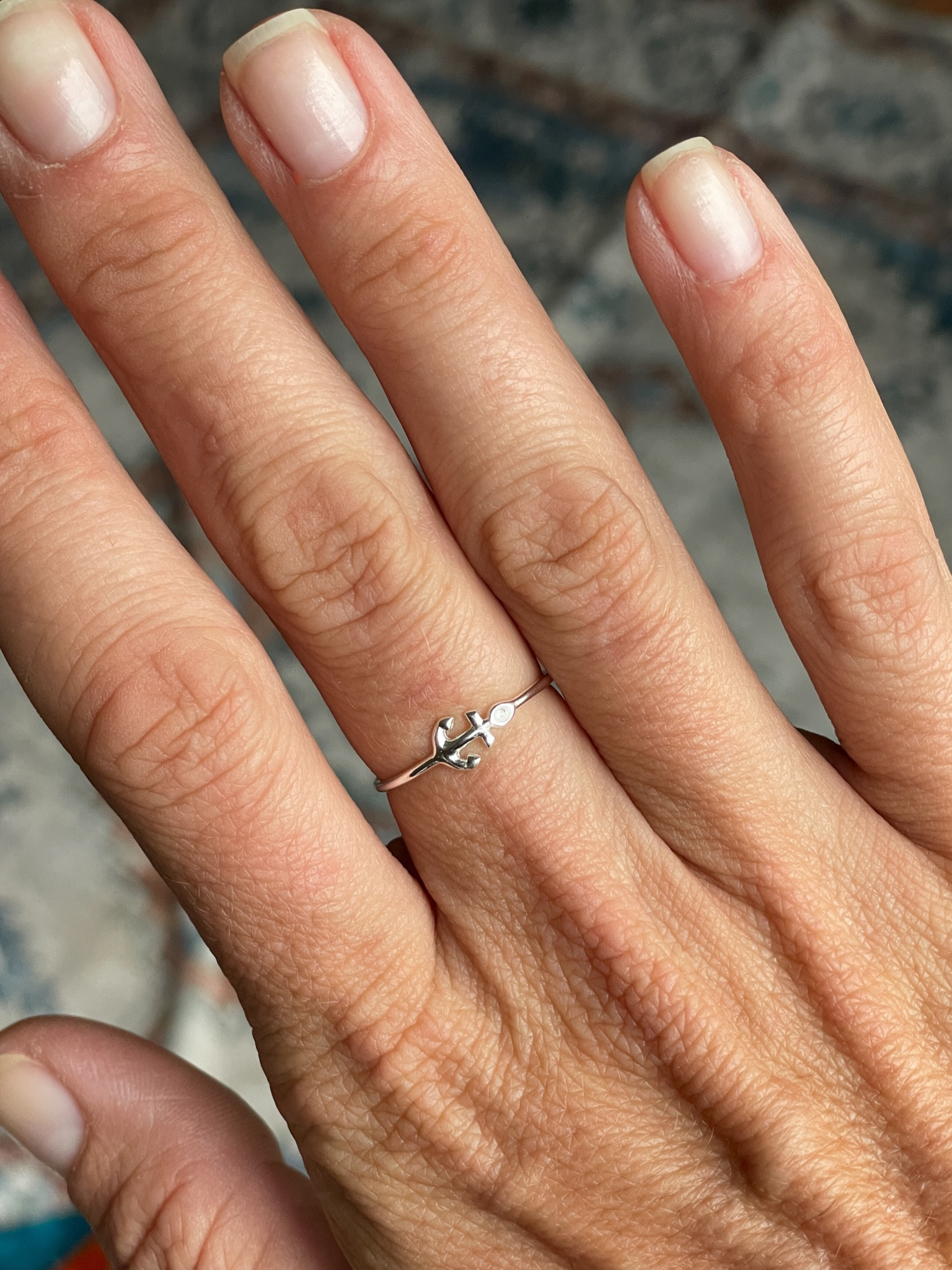 Obsessed with this dainty anchor ring.⚓️