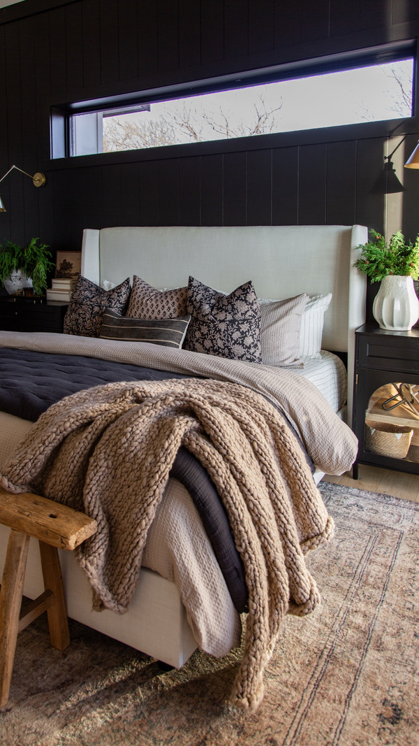 This winter bedding setup is all about cozy layers that still feel light and breathable.