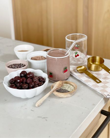KITCHEN \ cherry smoothie making🍒

Cooking
Summer
Decor
Scallop
Glass 

#LTKFindsUnder50 #LTKHome #LTKSeasonal