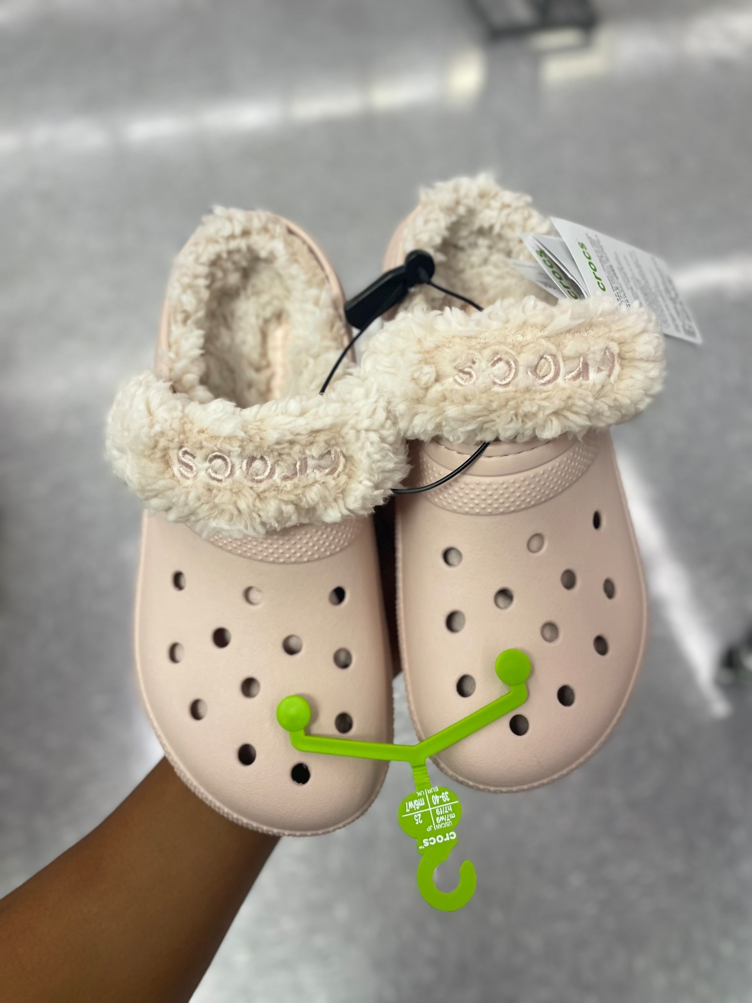 Cozy Crocs are so perfect for running errands, plus they’re just so cute!🥰 #giftideas

#LTKGiftGuide