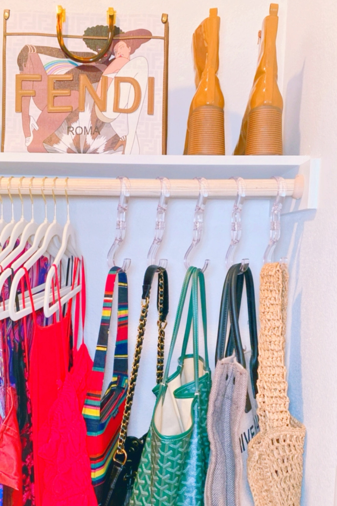 Purse Hooks 💖

#LTKFind #LTKitbag #LTKhome