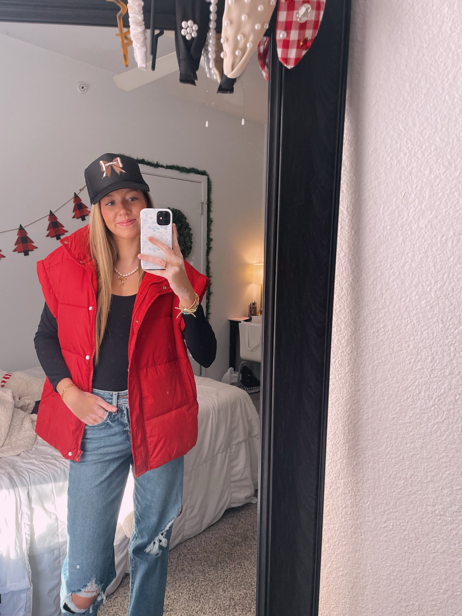 hat is charleighandco
jewelry is beadssbybellaa