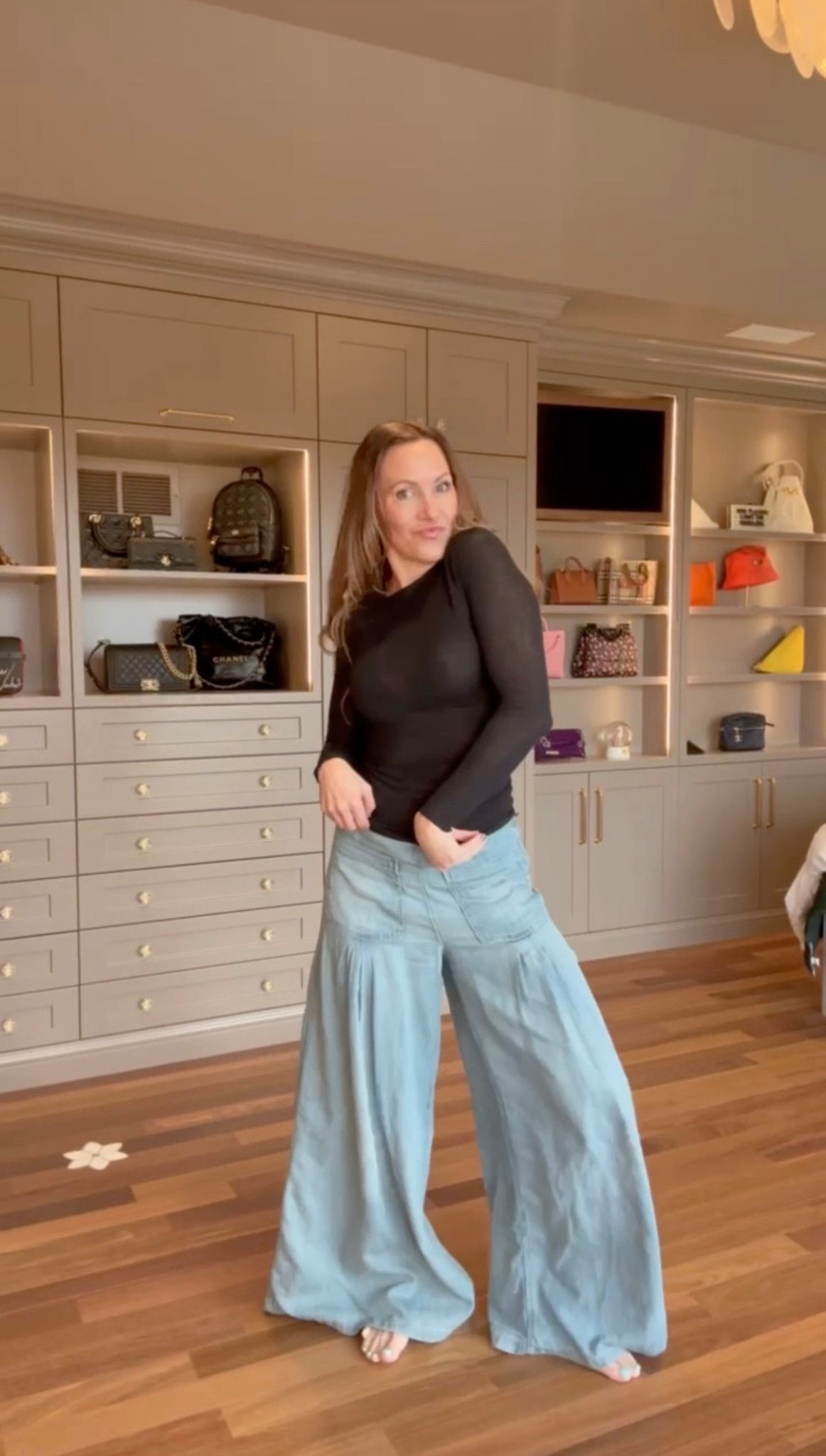 Outfit inspo for a little girls day! Iv been obsessed with a wide leg pant✨ These from Free People are some of my fav! 🛍️👛

#LTKOver40 #LTKgrwm #LTKootd

#LTKmomlife #LTKgrwm #LTKootd