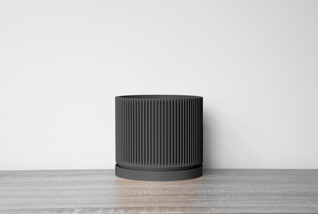 The Gravity Planter in Black - Etsy | Etsy (US)