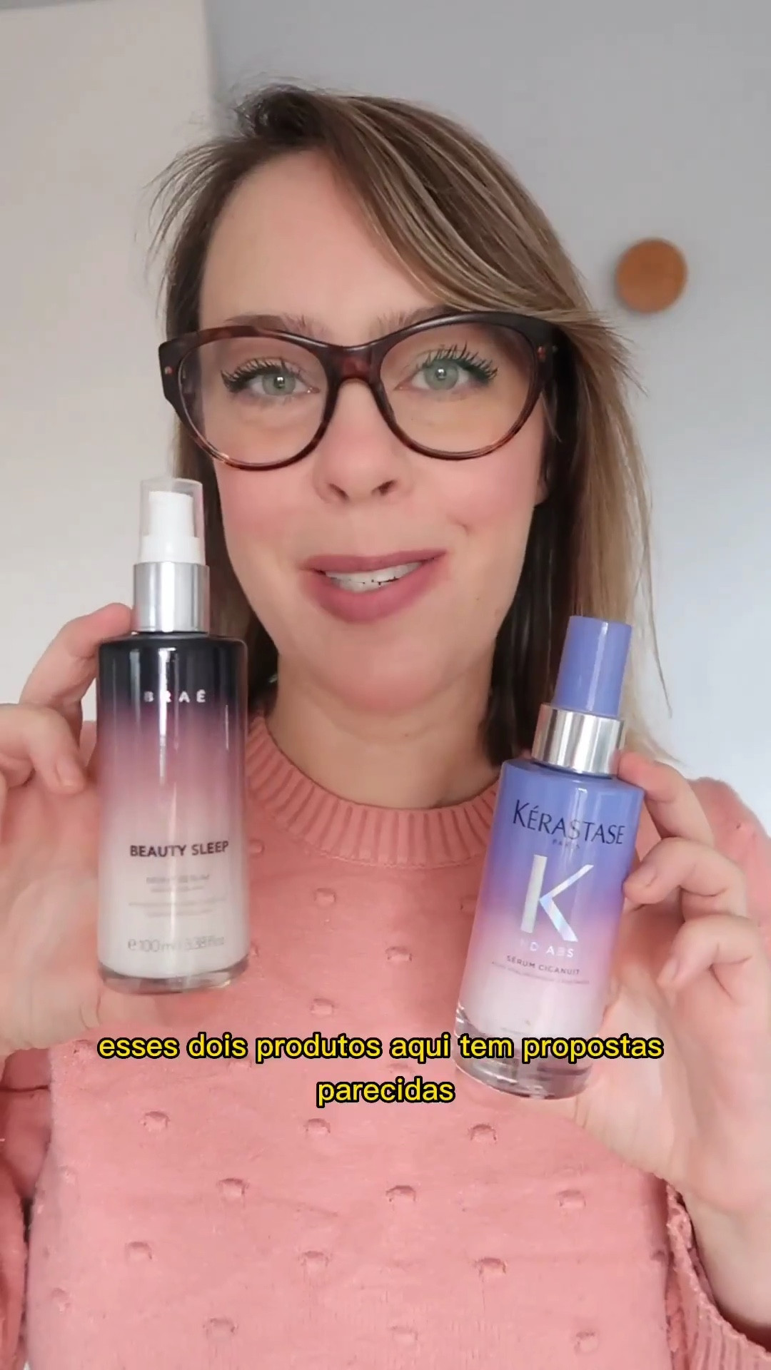 É dupe que você quer, minha filha? Então pega essa comparação entre o Sérum Kérastase Blond Absolu Cicanuit Capilar e o Beauty Sleep Serum Noturno capilar da Braé.

Ambos são séruns de tratamento noturno para os cabelos. Mas dá para usar de manhã também. O da Kerastase promete selar os fios e recuperar a fibra capilar. Já o da Braé, promete fios hidratados e nutridos. São produtos iguais? Não! Mas acho que os 2 funcionam muito bem pra mim.

#LTKbeauty #LTKbrasil
