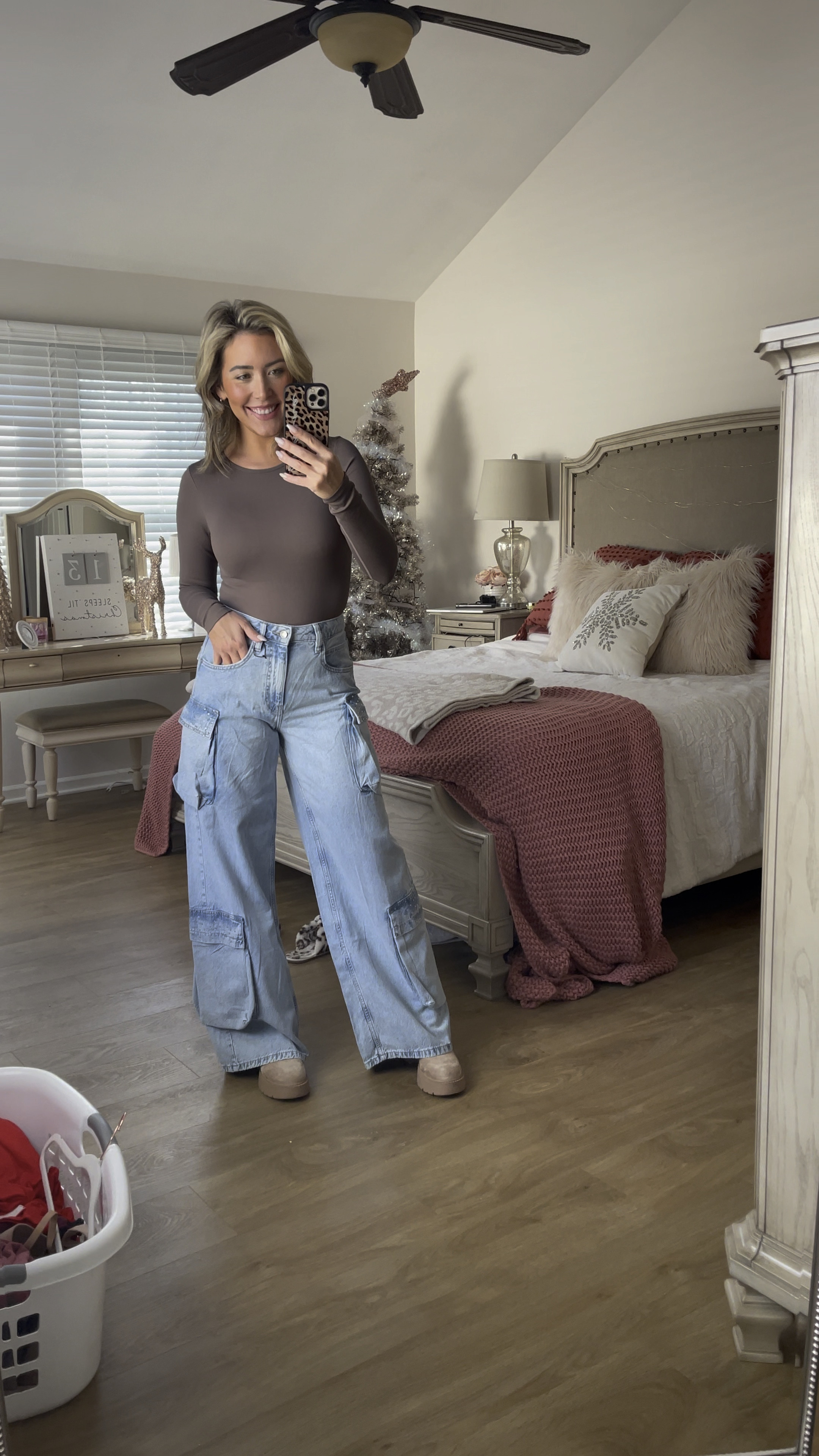 Love these ultra wide leg jeans- and love the price!!! Snagged them for 50% off so they were $26!!! And they’re embellished!! ✨✨✨ perfect for with a bodysuit 🥰🥰🥰💕💕💕

#LTKGiftGuide #LTKHoliday #LTKsalealert