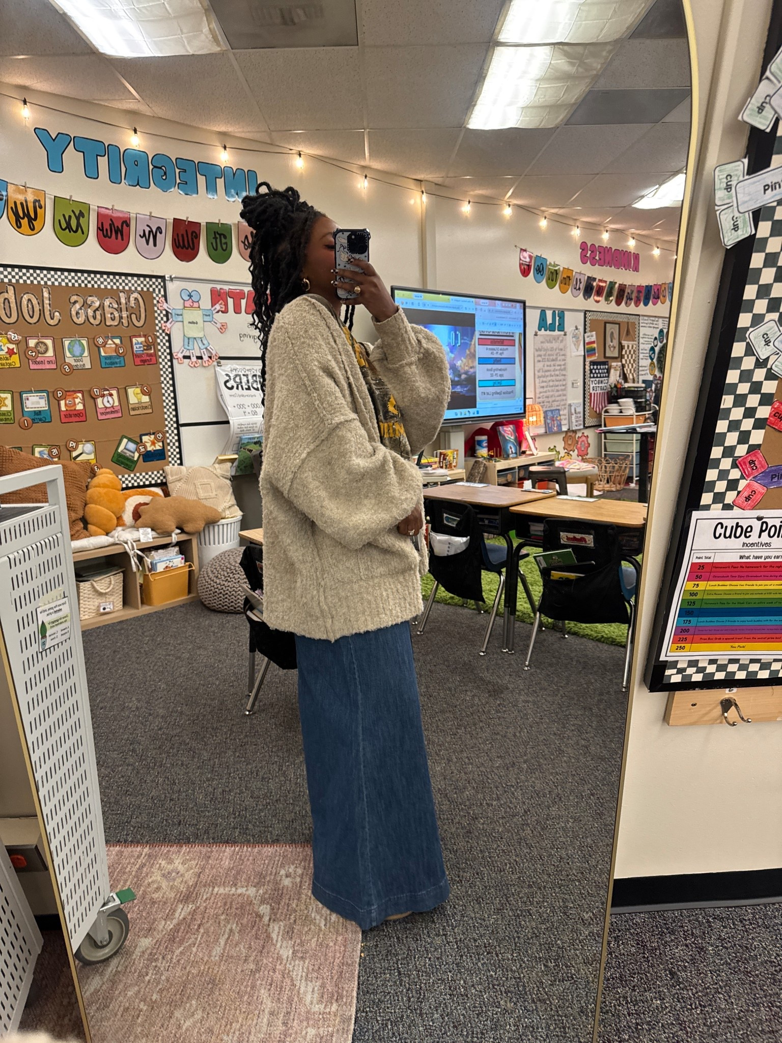 Thursday! 

#LTKGiftGuide #LTKFindsUnder100 #LTKStyleTip