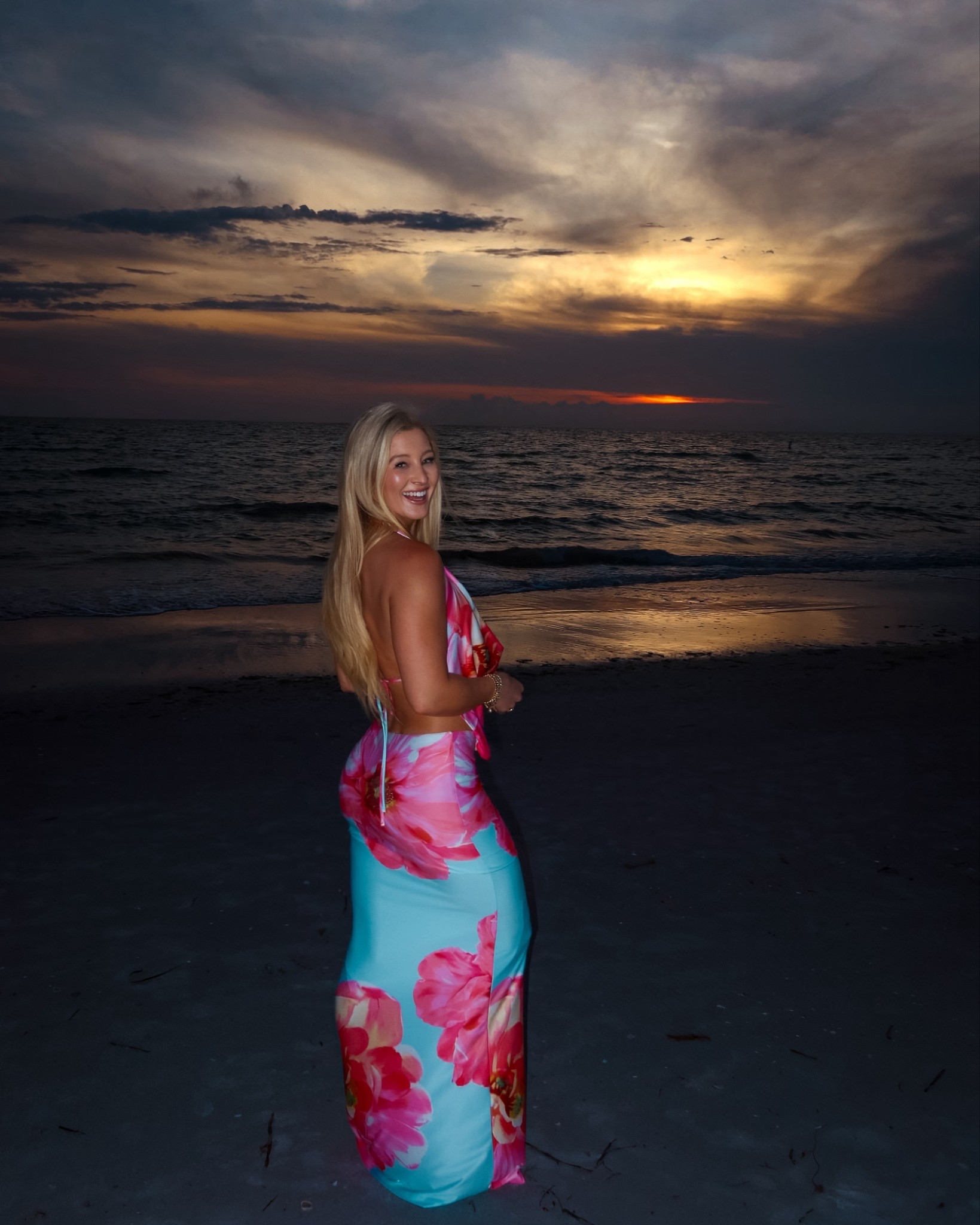 Vacation outfits 
Beach outfits 
Sunset 

#LTKTravel