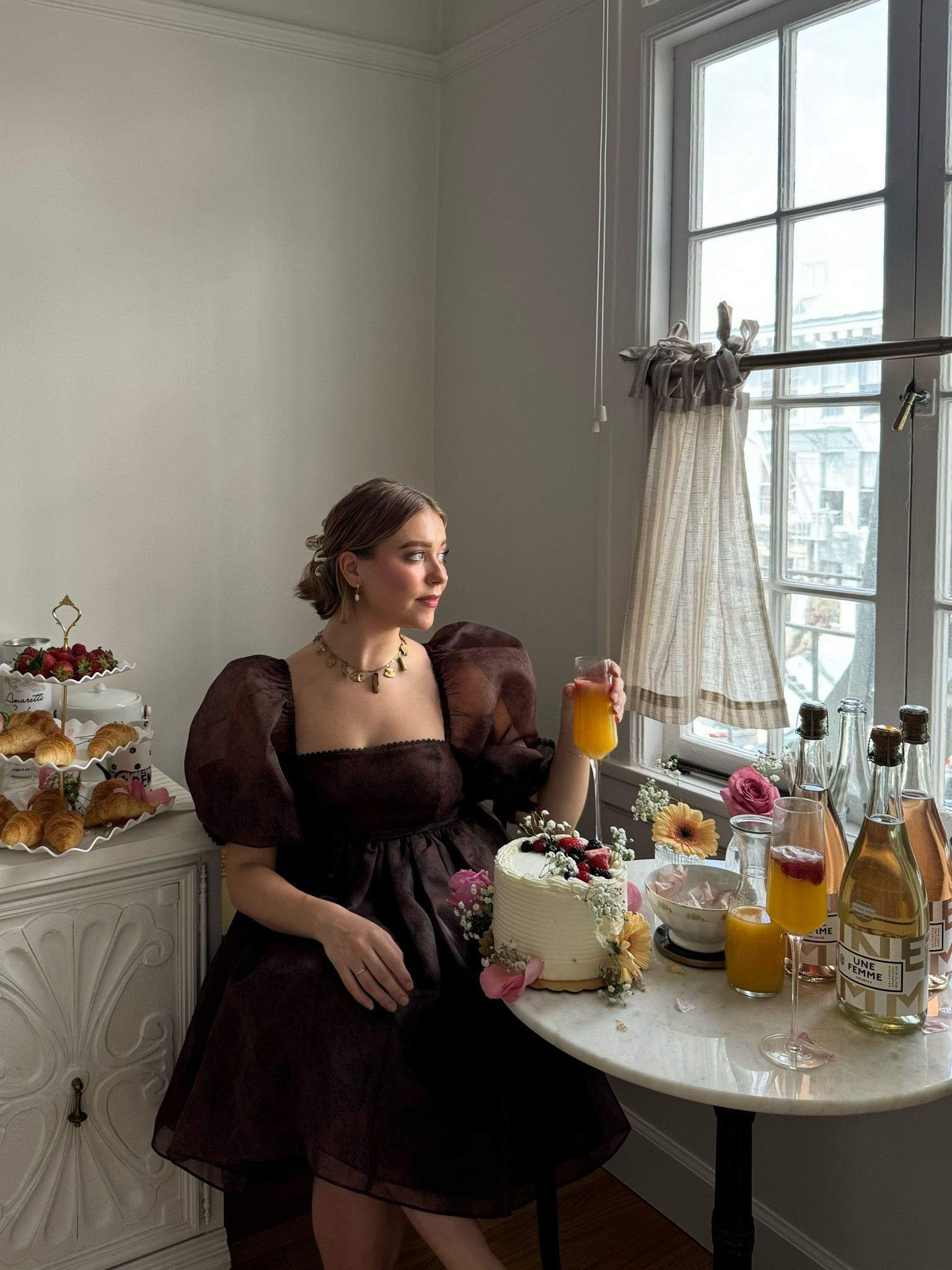 Brunch outfit always has to be extra 😌💅

Original Selkie dress isn’t being sold but linked a couple of my other fav colors! 

#brunchdress #brunchoutfit #springstyle #charmnecklace #girlystyle #weekendootd #cottagecore


#LTKstyletip #LTKparties #LTKhome