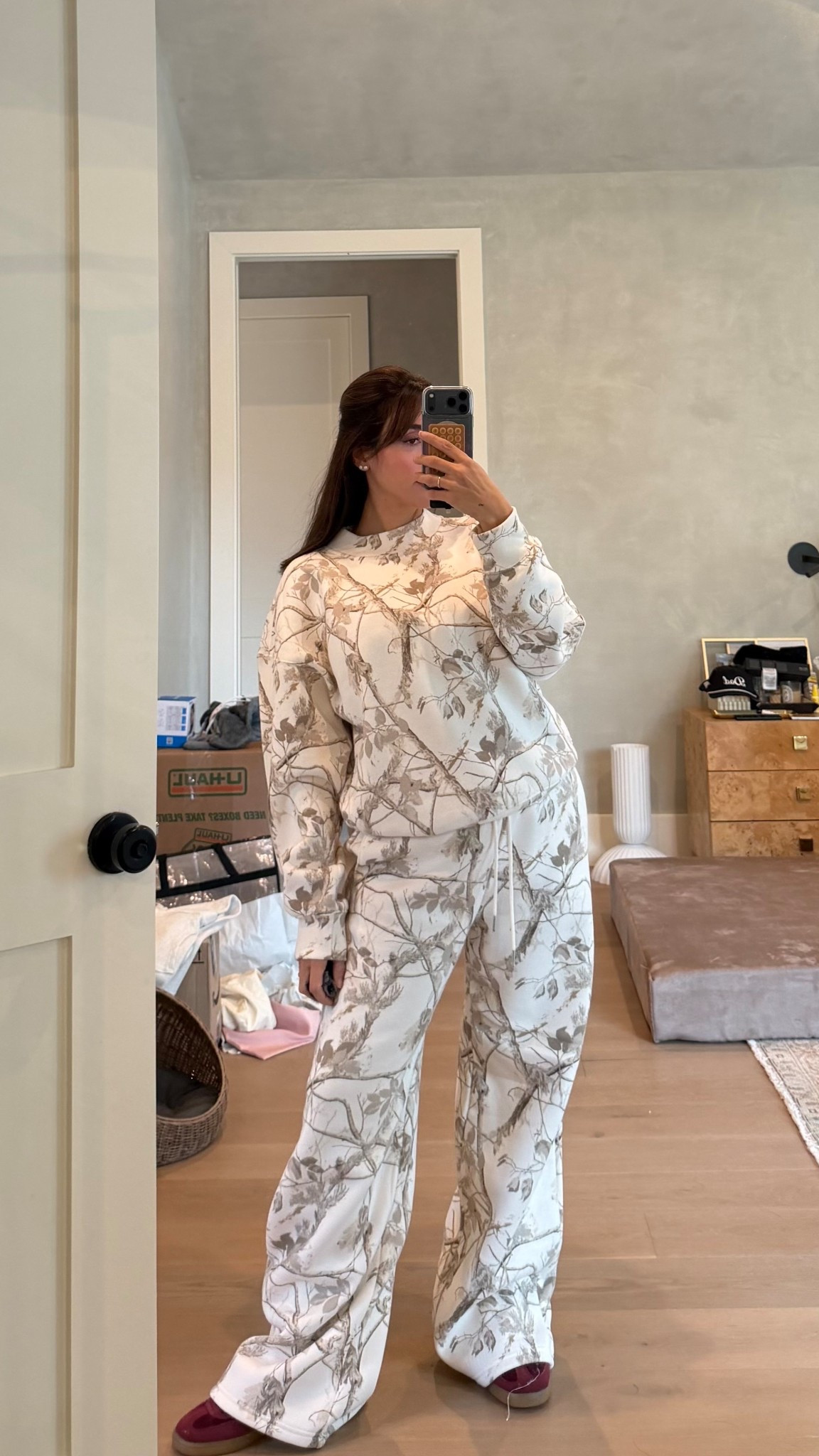 #AbercrombiePartner  25–50% Off Everything  Stackable code CYBERAF for 15% off @Abercrombie

*Use code CYBERAF to get an additional 15% off everything in stores and online at checkout from 11/24/2025-12/1/2025 in US/CA. Excludes clearance and gift cards. See details online. Offer valid in stores and online from 11/24/2025-12/1/2025 in US/CA. Excludes clearance and gift cards. Online price reflects discount. 


#LTKCyberWeek