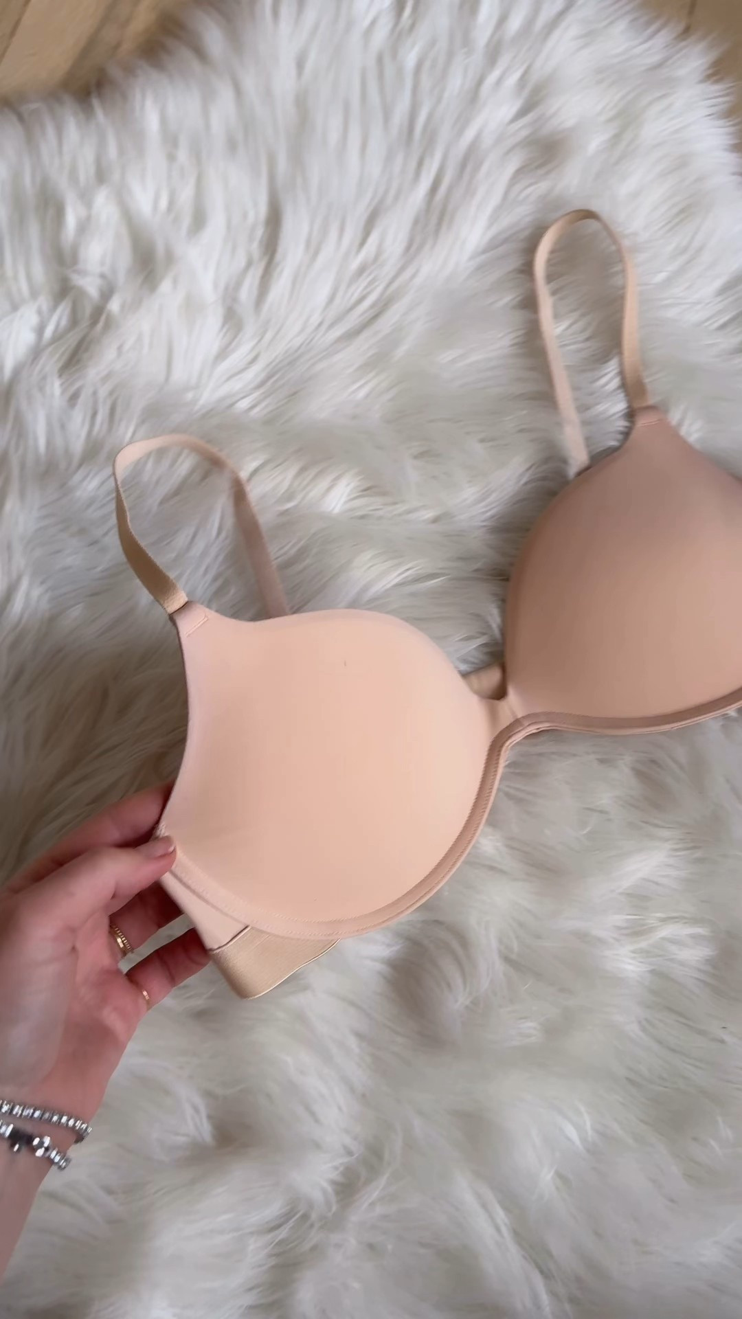 The best t-shirt BRA everrrr! It’s has no wire, a thin layer of padding and lifts👏🏻👏🏻👏🏻 AND it’s so comfy!! Now that I have small tatas post explant, this is the perf way to give me a bit more shape! 

#LTKstorytime #LTKmomlife