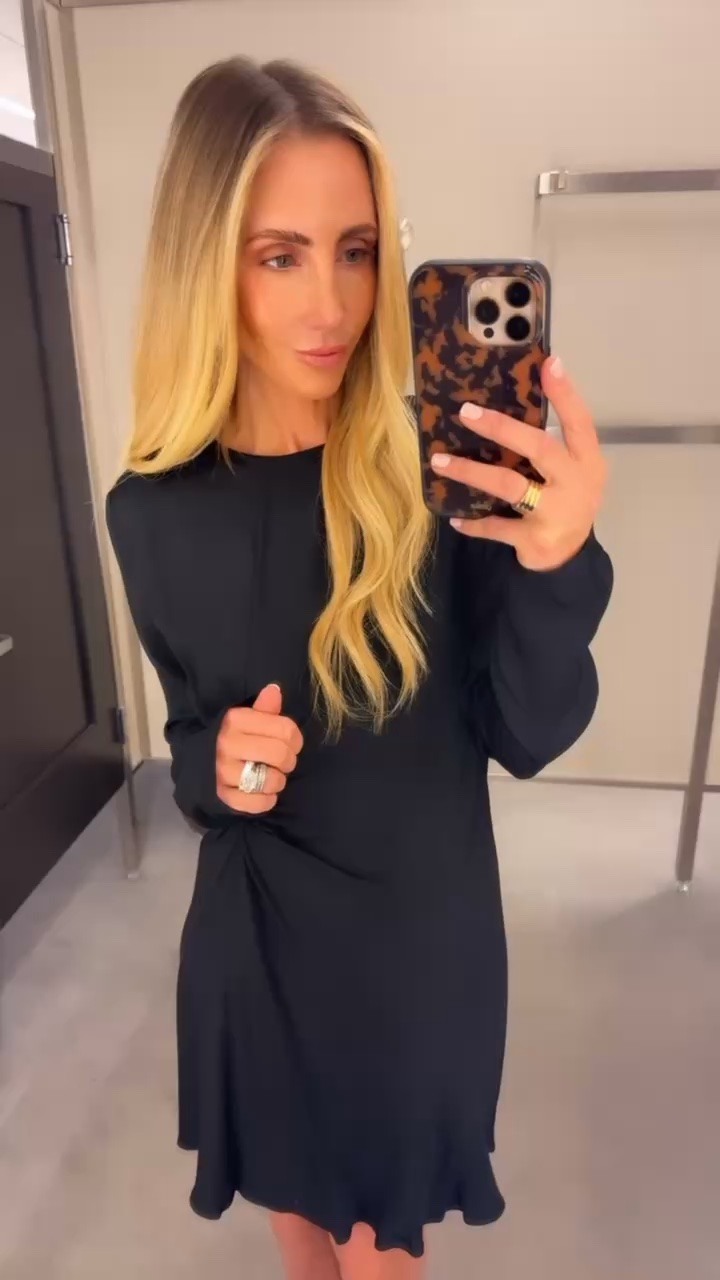 The cutest little black dress!


Dress Size: XS


Nordstrom Anniversary Sale Picks

#LTKSaleAlert #LTKootd #LTKSeasonal