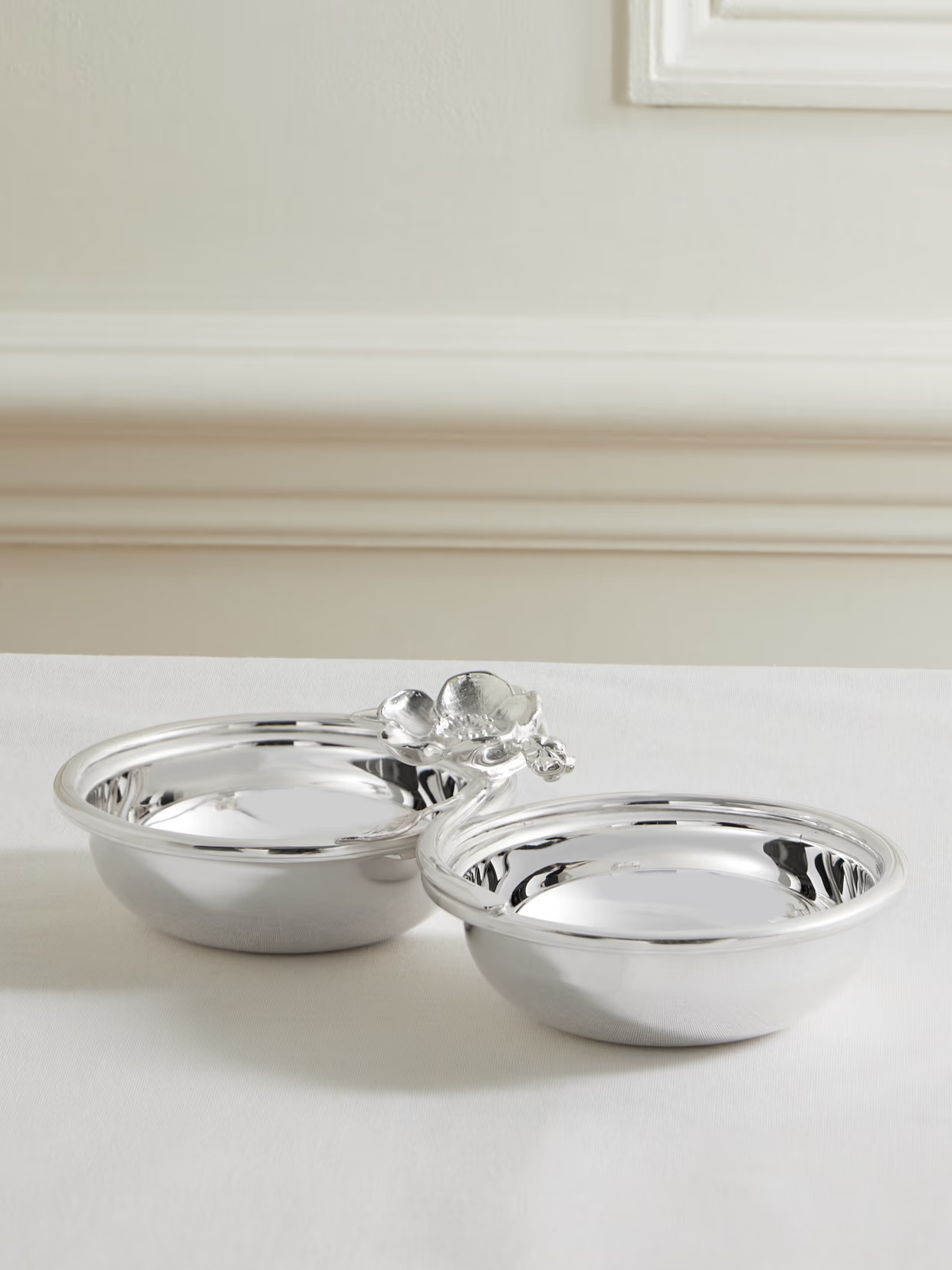 Christofle - Anemone-belle Époque Set Of Two Silver-plated Serving Dishes - One size | NET-A-PORTER (US)