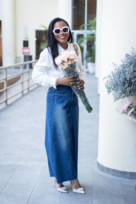 Love this wide leg pants and this too give me Chanel vibes 

www.LaMoumous.com/blog

#styletips #personalstylist

#LTKstyletip #LTKover40 #LTKSeasonal