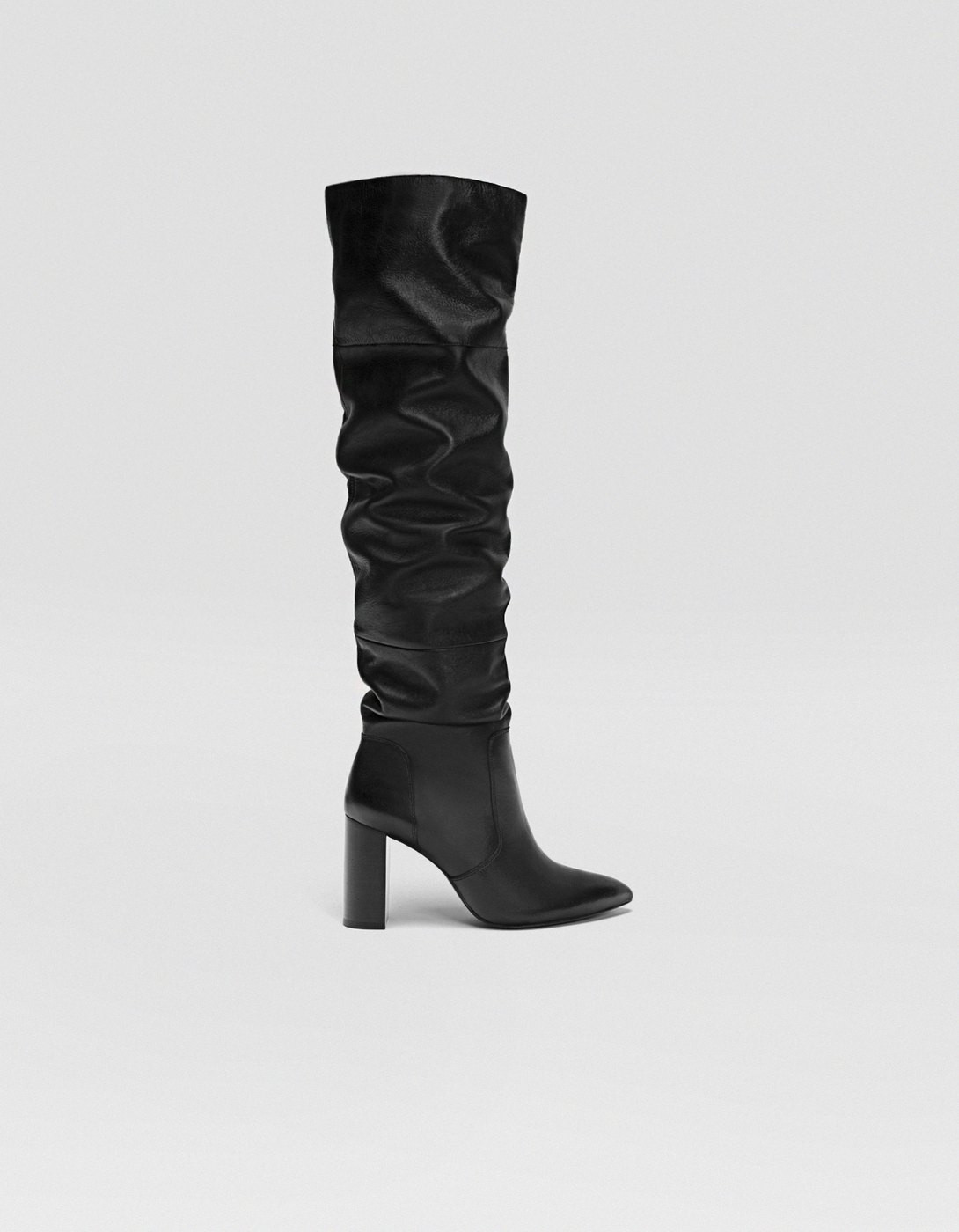 Bottes noires à talon CUIR | Stradivarius (FR)