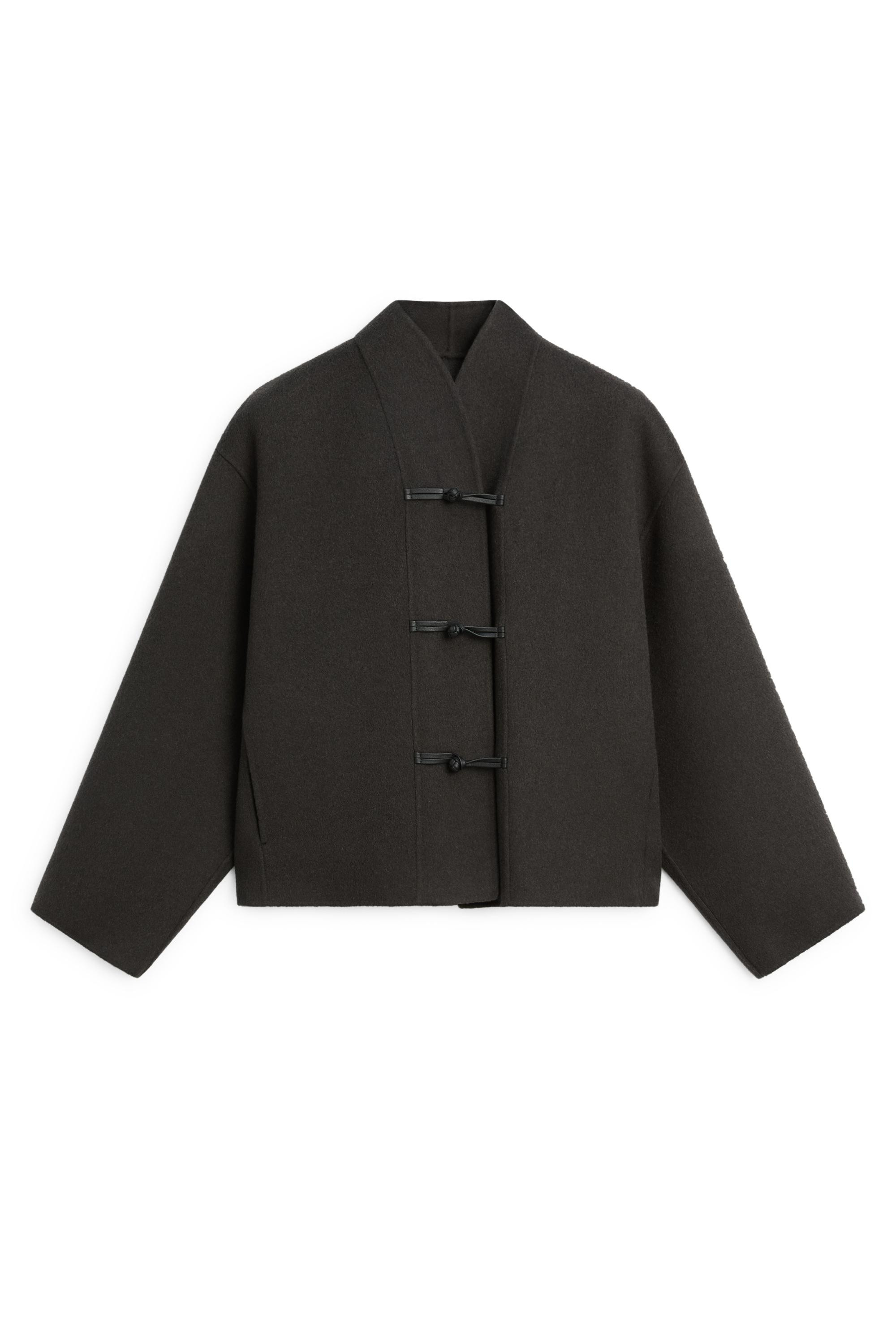 Short wool-blend coat with button detail - DARK GREY | Massimo Dutti UK