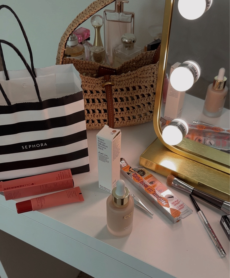 makeup favorites for an it girl look 

#LTKFindsUnder50 #LTKBeauty #LTKStyleTip