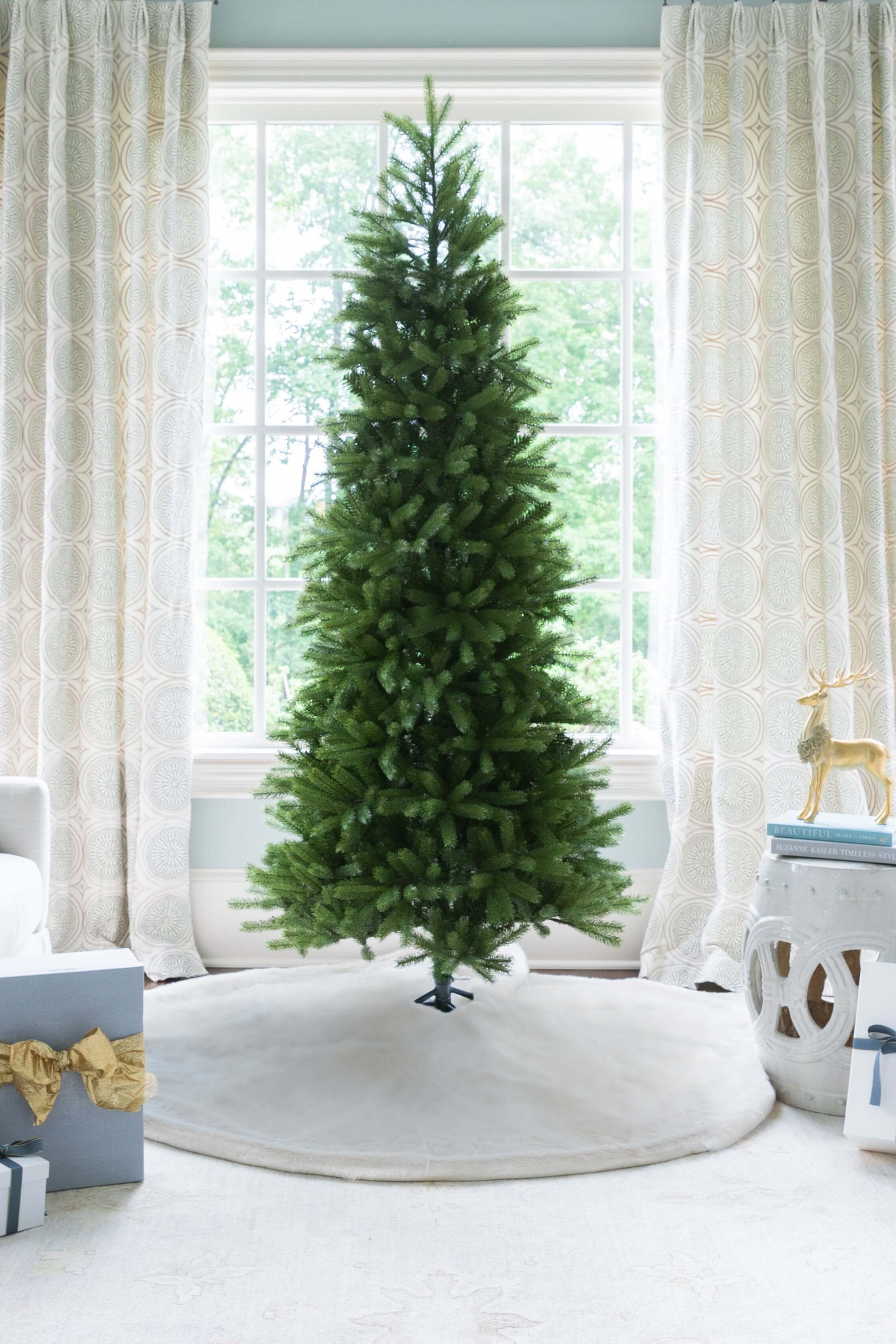 10' King Fraser Fir Slim Quick-Shape Artificial Christmas Tree with 11 | King of Christmas