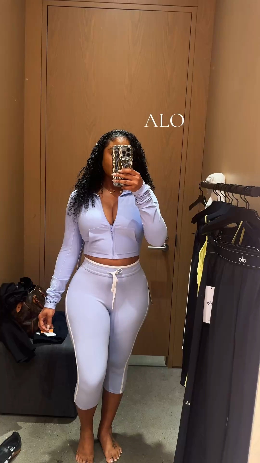 summer outfits ALO Yoga.

Will pinned set details on my storefront.
Alosoft Sincere Fitted Jacket.
With Airbrush High-Waist Race Pace Capri.

Alo summer outfit ideas 2026
Alo gym outfit ideas for women
Alo streetwear outfit ideas for women
#aloyoga #alo#alooutfits #alolegging #gymwearforwomen

#LTKActive #LTKU #LTKootd
