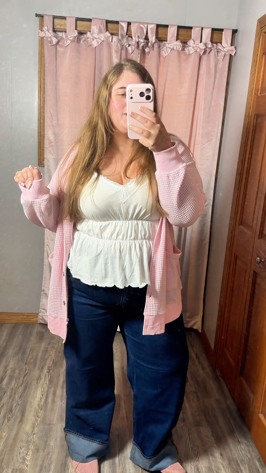I’m loving the whole fit for fall + you can use your super cash!! 🥰 I’m 5’8 and a size 18/20 normally! 
Sizing:
Top: 2x
Cardigan: 3x
Jeans: 22

#LTKPlusSize #LTKSaleAlert #LTKootd