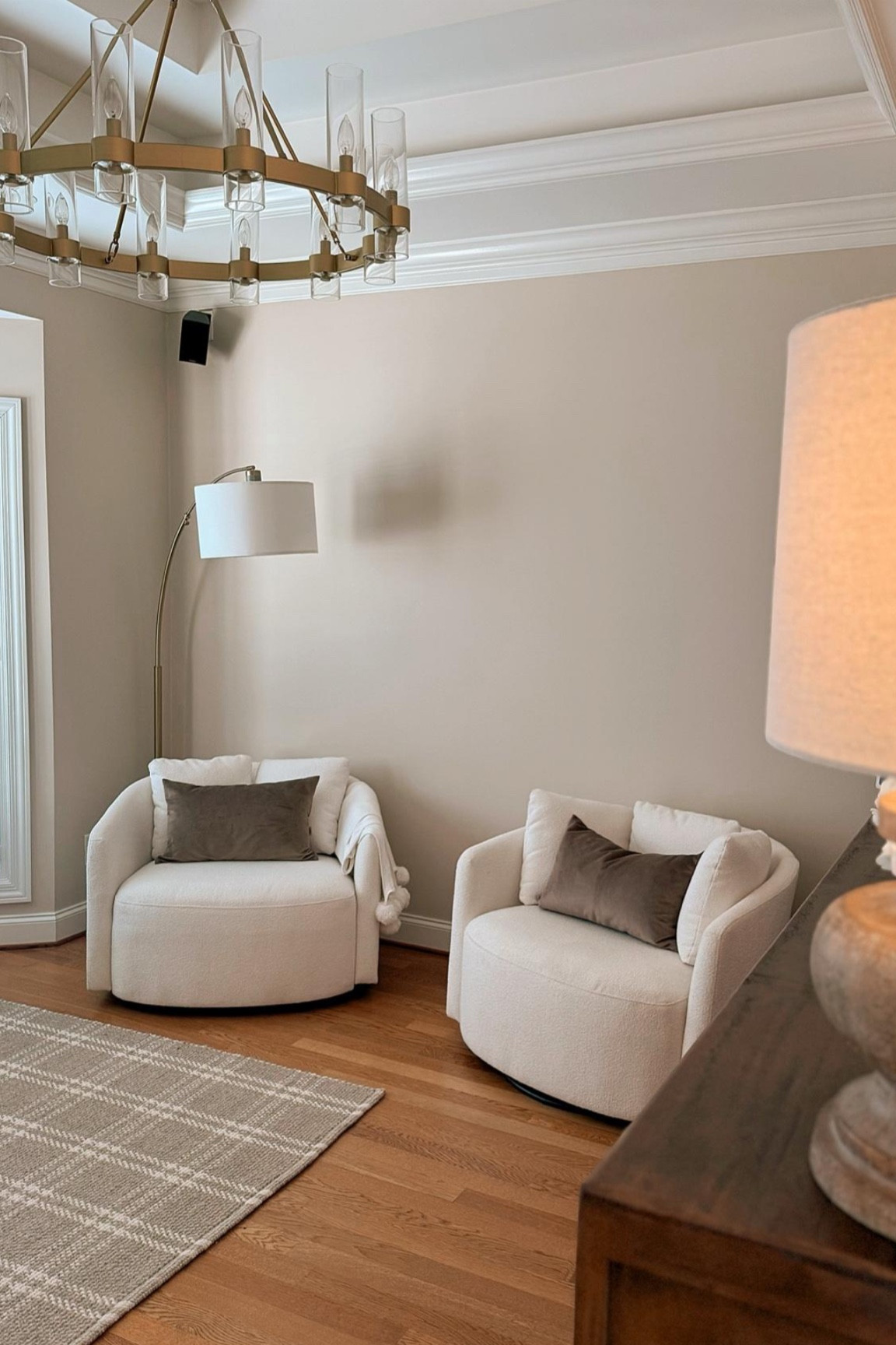 #walmart #livingroom #homedecor #furniture #trending #cozy #winterwhite #walmarthome

#LTKFamily #LTKMostLoved #LTKHome