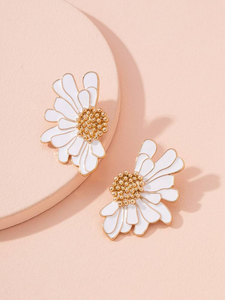 Flower Design Stud Earrings | SHEIN