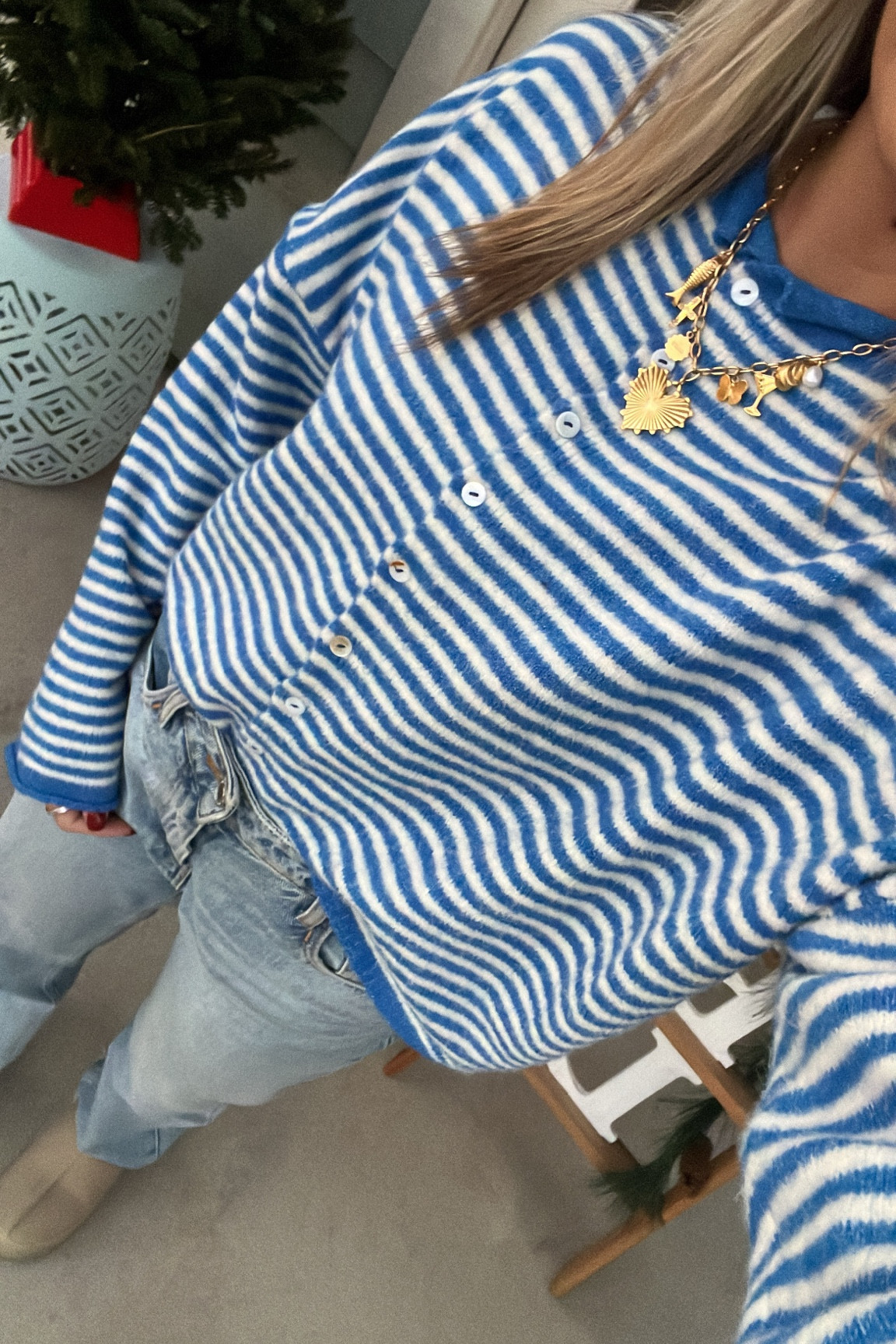 The COZIEST sweater I have ever put on!!!! So versatile and cute!! 💙💙


#LTKHoliday #LTKStyleTip #LTKSeasonal