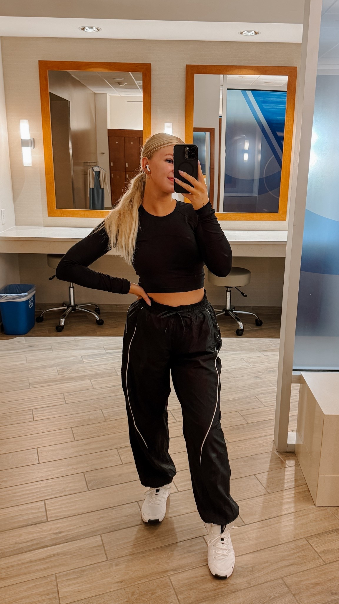 Workout outfit 

Top: size 6 
Joggers: size 8

#LTKStyleTip #LTKActive #LTKSeasonal