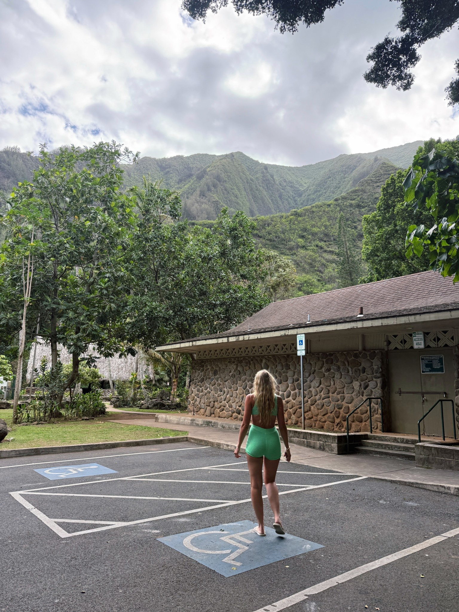 Can’t stop wearing this swimmie 💚💚💚💚