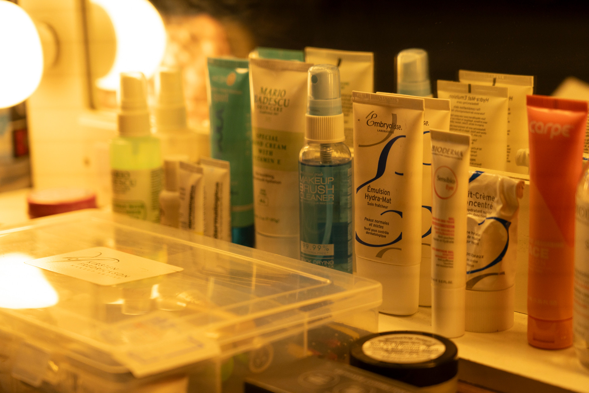 Lights, camera… flawless skin. 🎬✨

On set essentials that keep everything camera-ready—hydration, prep, and touch-ups that last through every take. Shop the kit I trust behind the scenes.

#OnSetBeauty #MakeupArtistKit #CameraReadySkin #ProMakeup #BeautyOnSet 

 

#LTKdayinmylife #LTKgrwm #LTKBeauty