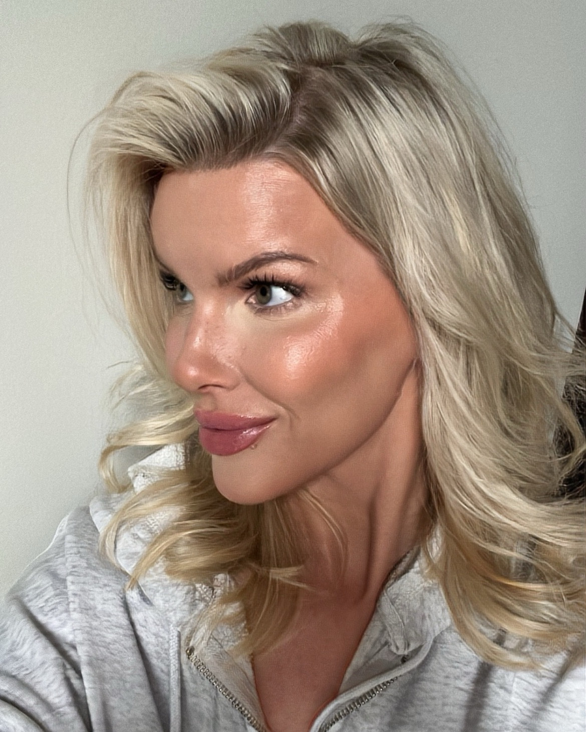 Most loved & purchased this week was my makeup skincare prep. It’s that good. The hair oil I use on my roots 2x a week. 

Heat bottle up. Add hot oil to scalp/roots and massage. I lather a hair mask to my middle to ends while hair is dry. Linking hair masks I’m alternating between vv. On a healthy hair journey☺️

#LTKBeauty