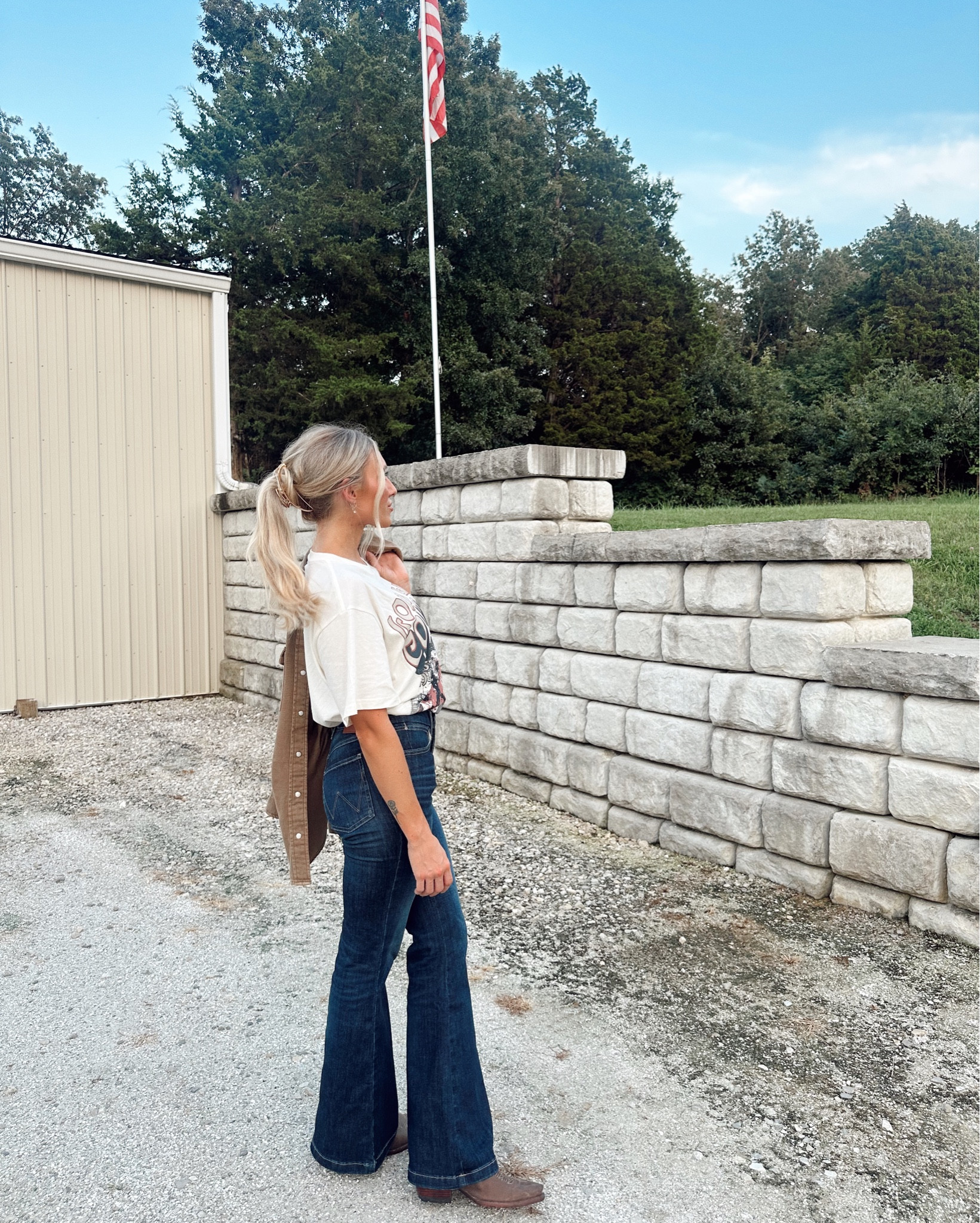 Fall Western outfit inspo 🤠🍂 Wrangler denim shirt with embroidered horses + relaxed fit Wrangler jeans = the perfect cozy fall outfit.
This head-to-toe denim-on-denim look is giving vintage cowgirl style, Western fashion, and fall ranch outfit vibes. Pair it with your favorite brown leather boots for pumpkin patch dates, rodeo nights, or cozy bonfires.
Wrangler pieces are timeless, comfortable, and perfect for layering with cardigans or jackets as the weather cools.
Shop my fall Western outfit, Wrangler jeans, and embroidered denim shirt all linked on my LTK 🤎✨


#LTKautumn #LTKSeasonal #LTKStyleTip
