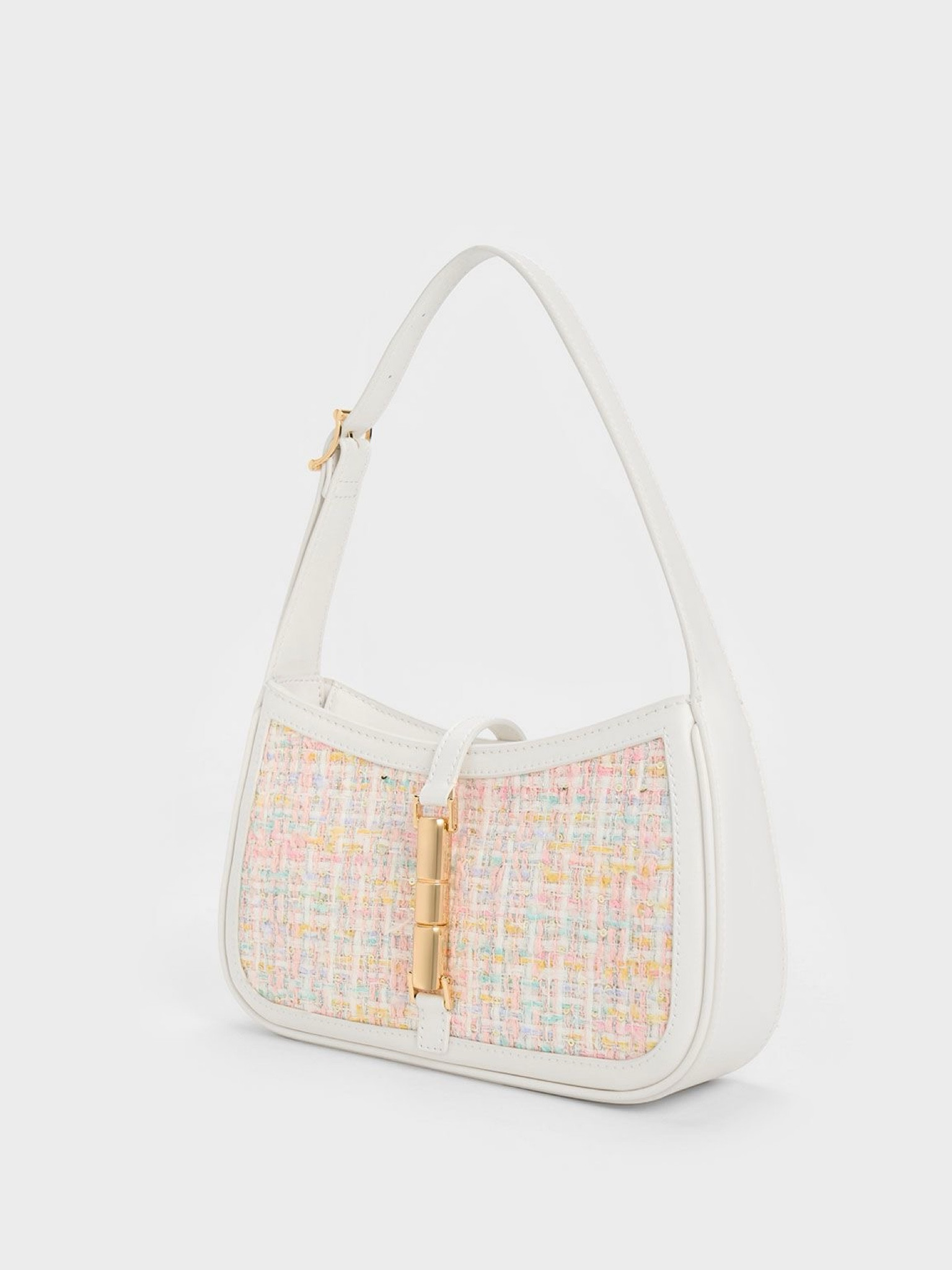 charles & keith white cesia metallic accent tweed shoulder bag, £79 on their website 

this is so perfect for your summer outfits #bag #fitcheck #oitd #summerinspo 

#LTKstyletip #LTKsummer #LTKbag