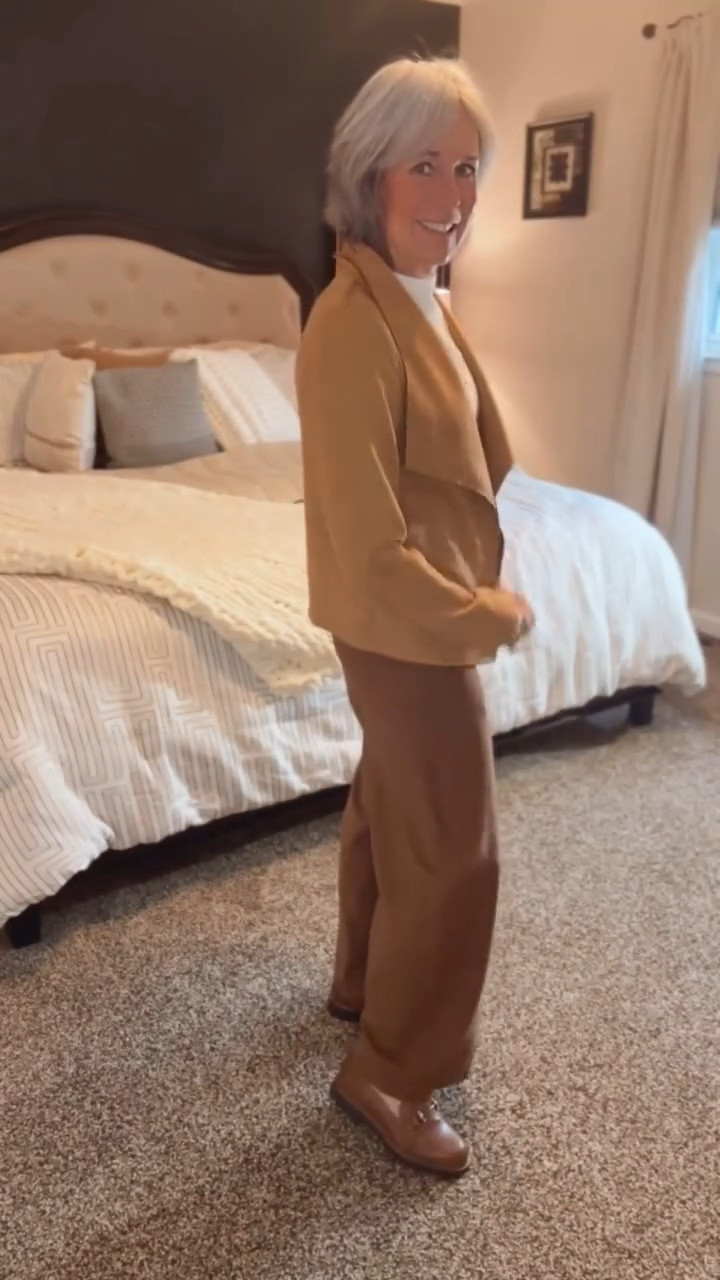 Part 2 of Thanksgiving outfits!  Instead of dresses we have casual pants outfit options for you. 

Linen pants styled several ways, a leggings option and some cropped jeans are on the menu 🦃

Comment SHOP below to receive a DM with the link to this post on my LTK ⬇ https://liketk.it/5x6KT 

#ltkstyletip #ltkseasonal #ltkholiday
#thanksgiving #over40 #fashionover50 #styleinspo #fashionblogger #casualstyle #holidaystyle #wardroberefresh #cozy #cozystyle #over50 #sweater #linen