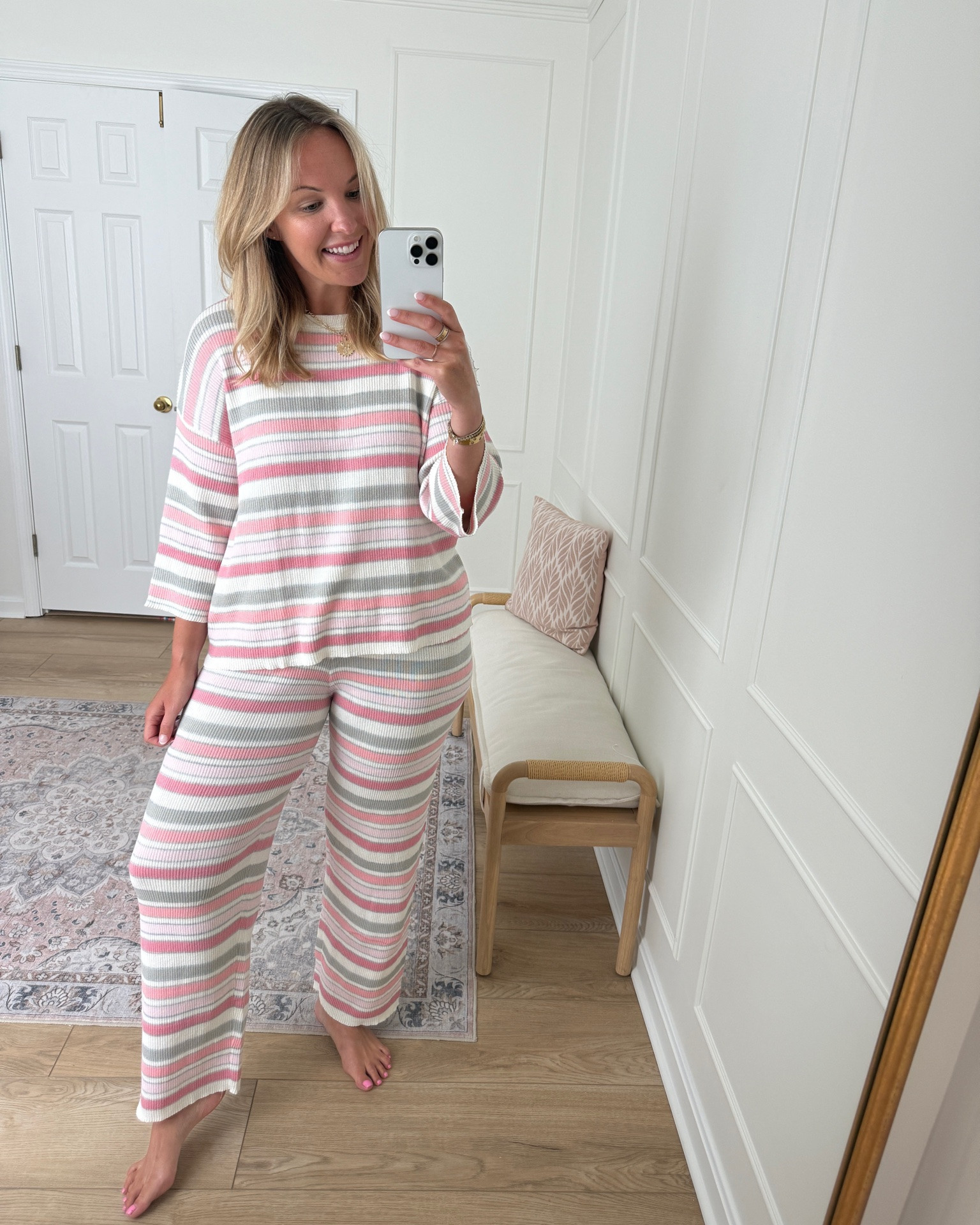 Summer lounge set - travel outfit - wearing a large