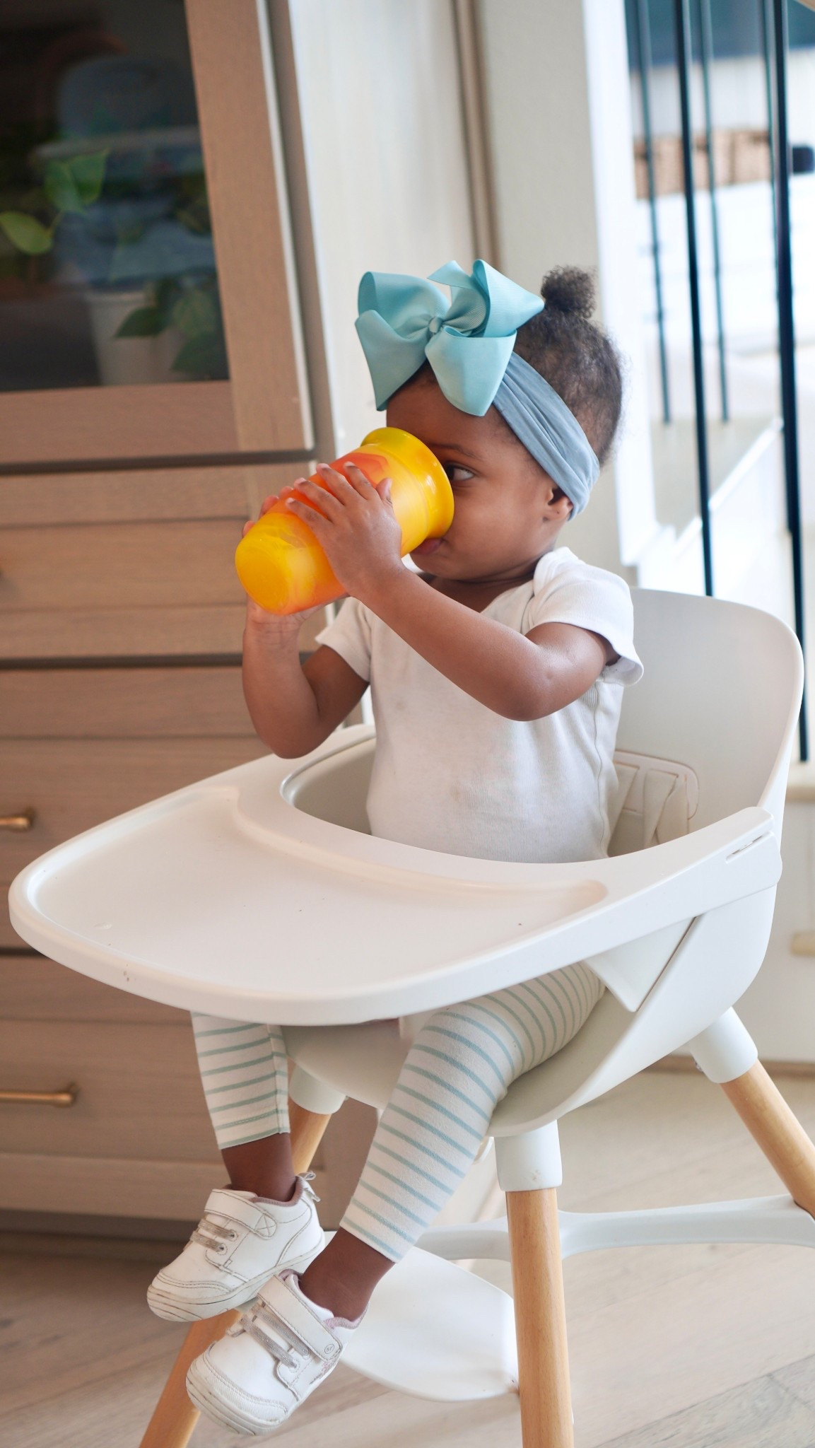 #Ad The Munchkin Miracle 360° Cup makes parenting easier—one spill-free sip at a time. 👶🏾 With a 360° drinking edge, a 2-piece lid that’s easy to clean, and a spotless design that supports natural oral development, it’s a must-have for parents on the move. Recommended for ages 12+ months. Shop @munchkininc from @target through my LTK. #TargetPartner #Target #sippycup 