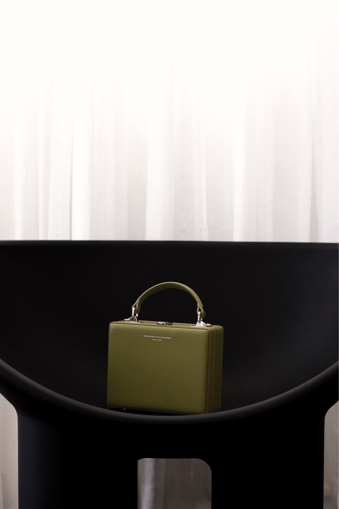 Wear your greens 🥬🫑🥦🫒🥒__
I guess I’m really into all things green as of late, and that includes handbags. Which is your favorite?
-


#LTKitbag #LTKstyletip