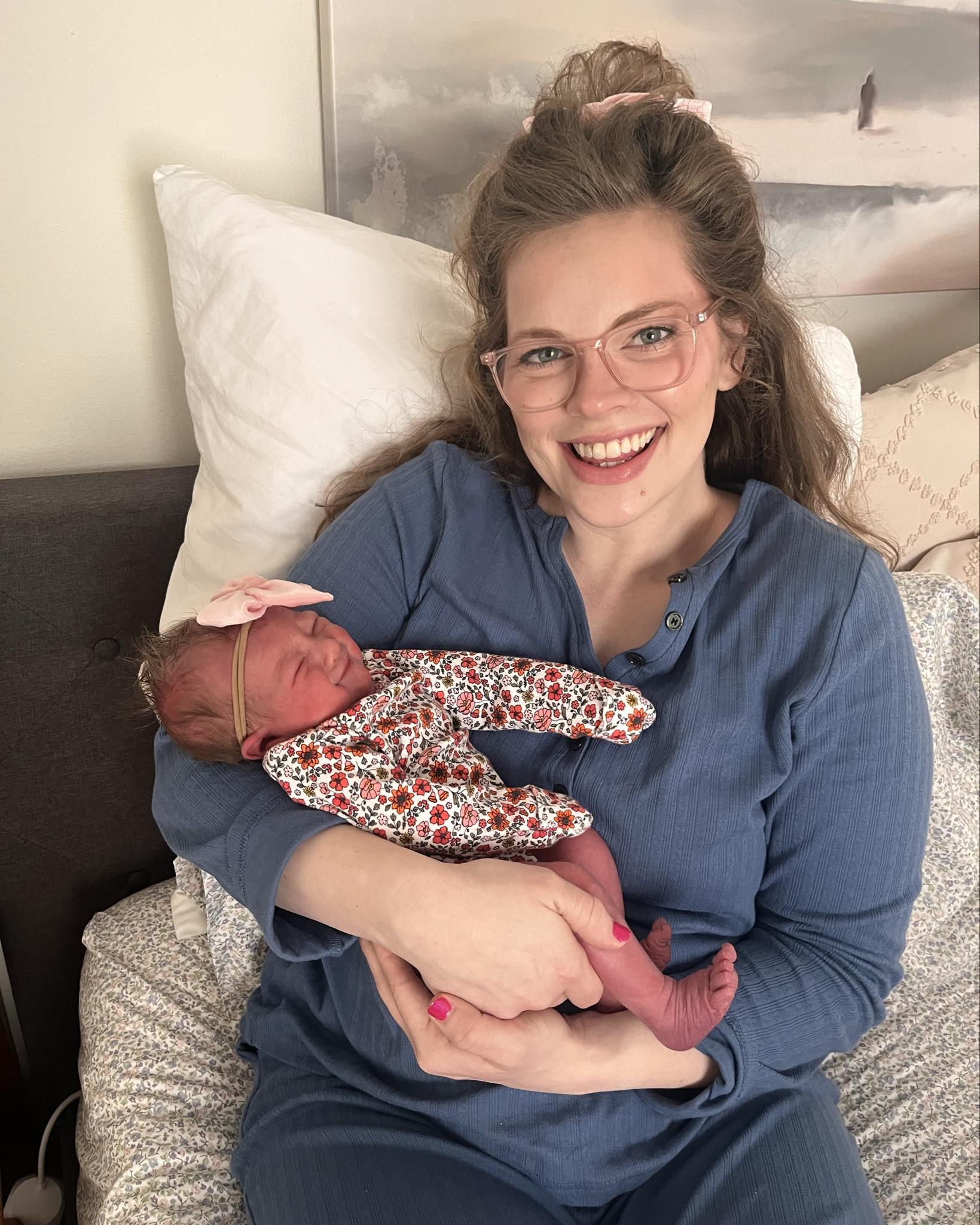 The set I’m wearing is from Amazon! Got in a size large and fits perfect and is 💯 cotton! Comes in other colors too 😍