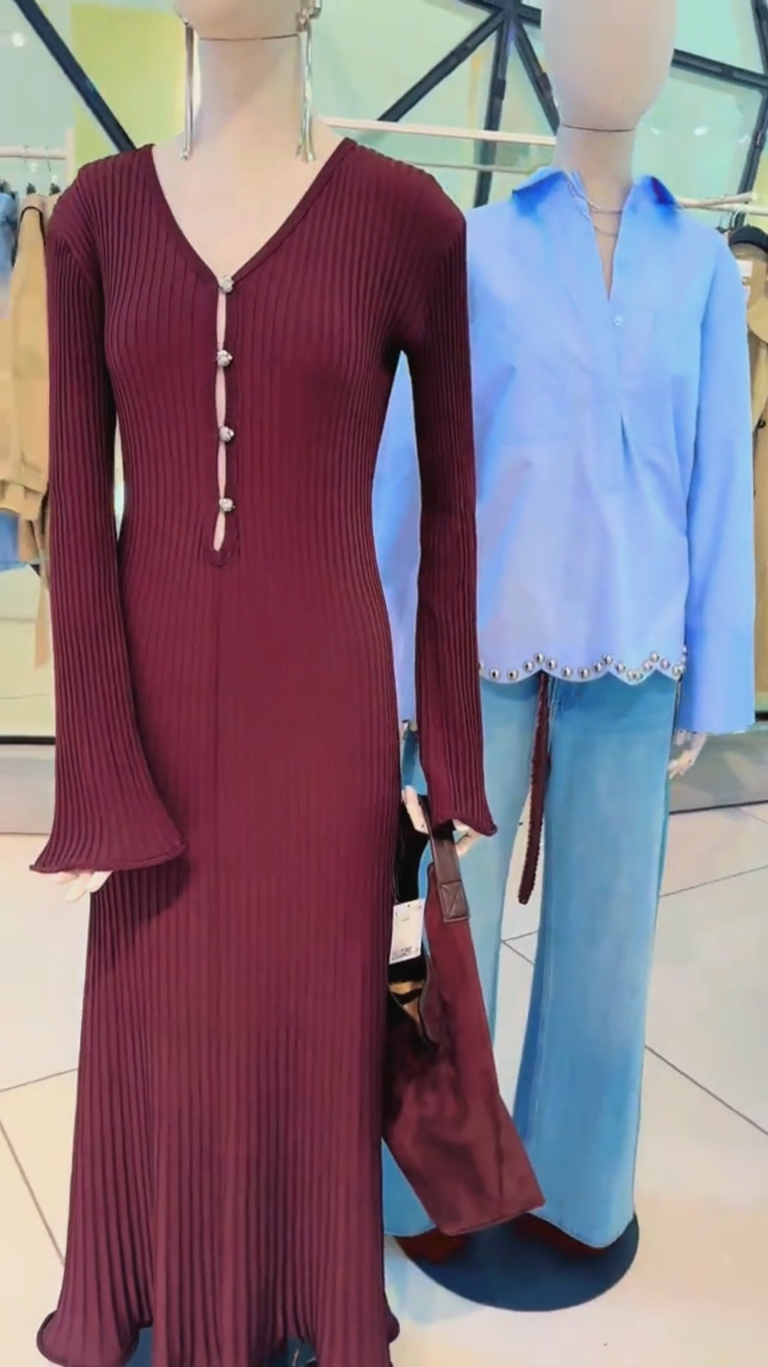 Oh my god, H&M did it again! This chocolate brown dress is a must-have—sophisticated, modest, and trendy all in one! The silver buttons give it that extra chic touch, making it feel more elevated than your usual knit dress. And let’s talk about the second look—a simple shirt, but that silver hardware detail at the bottom makes all the difference! Everything is linked on my LTK page. #hm #browndress #shirt



#LTKspring #LTKpartywear #LTKsummer