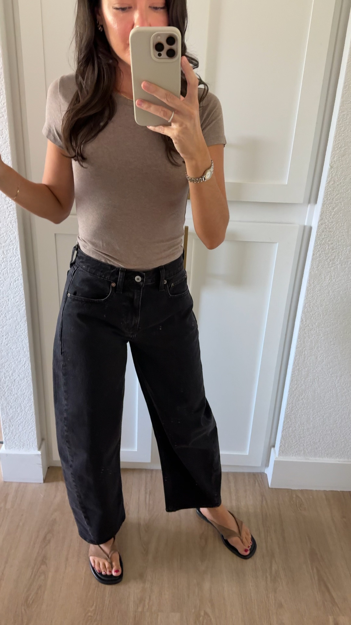 My Abercrombie code AFCASSIE stacks on top of the huge sale for an extra 15% off!

I am 5’7” and wear a size XS in tops and dresses at Abercrombie, and size 25 regular length in jeans! I am wearing their Classic style in all of these jeans except for the 90s Relaxed Jeans and 90s Straight Jeans, which are in Curve Love!