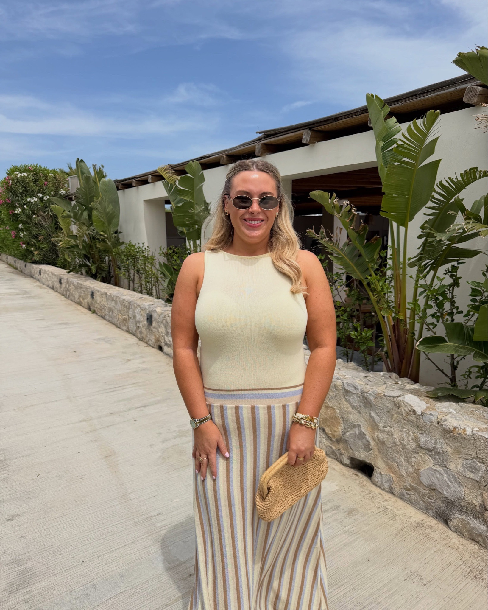 no judgement pls but I’ll be living off tzatziki and iced coffees for the next week 🇬🇷

Ofc wearing my faves @prettylavishuk 🩵🐚

#holidayoutfits #dress #holidayfits #ootd #maxidress