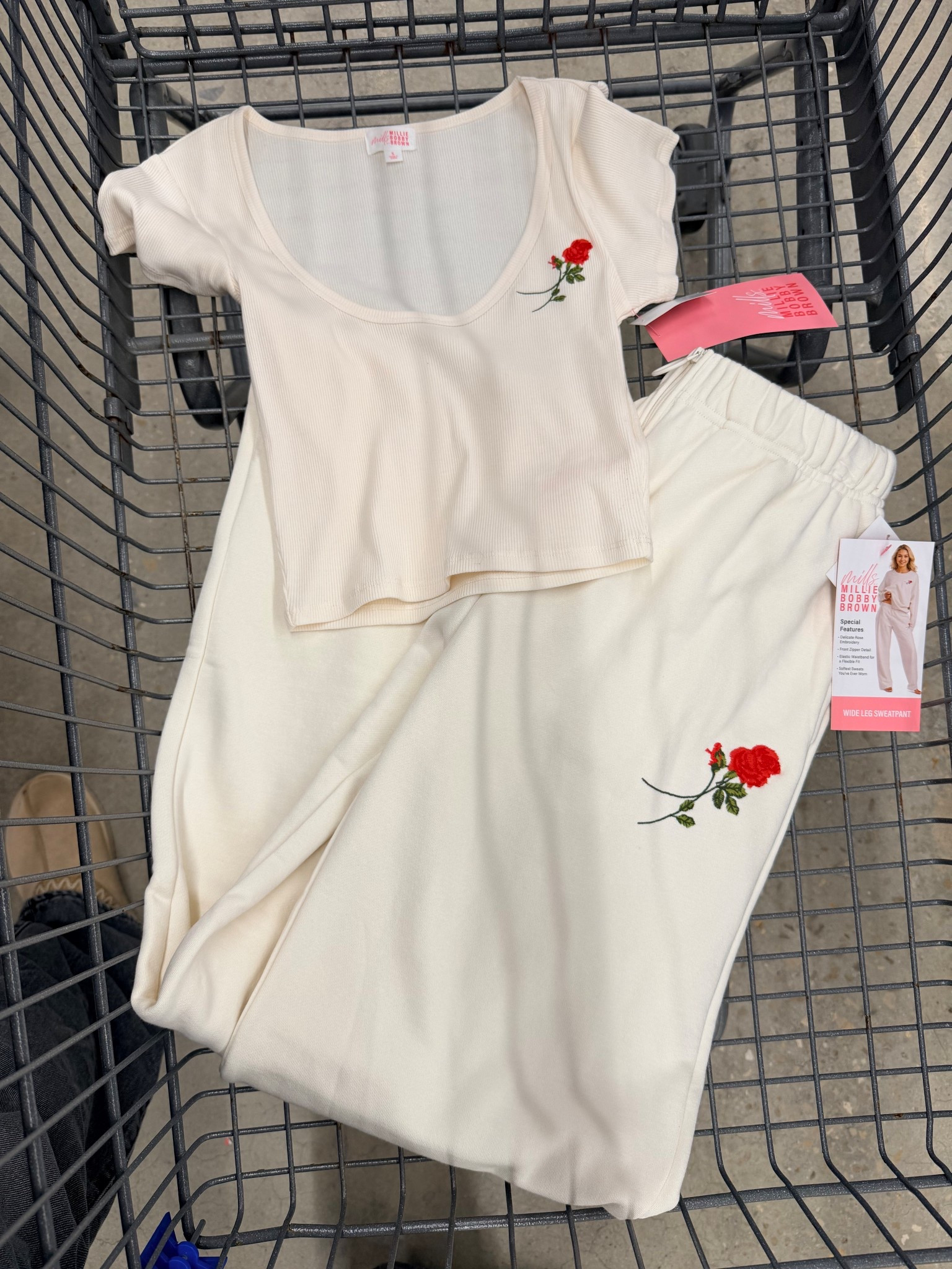 This set from Walmart is to die for! So cute and comfy 

#LTKootd #LTKSeasonal #LTKMidsize