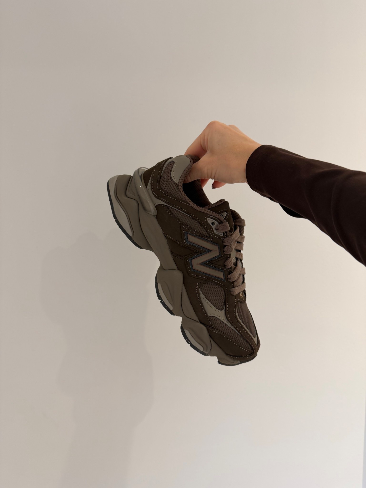 Choccy Heaven 🤎🤍✨

Trainers | new balance 9060 | brown

#LTKwinter #LTKuk #LTKshoes