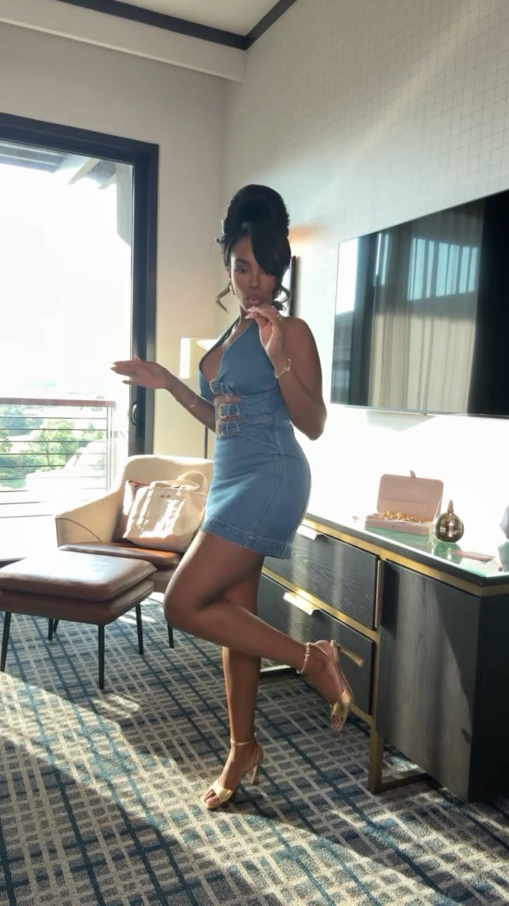 Denim dresses are officially the moment 💙✨

This cutout buckle detail gives such a flattering shape while still feeling classy and elevated. Paired with gold heels and a soft glam look for that effortless date night meets vacation energy.

Perfect for birthday dinners, girls night, vacations, rooftop drinks, concerts, and summer date nights.

Denim dress outfit, trendy summer dress, elevated denim look, vacation night outfit, going out dress ideas, feminine denim style, body contour dress, classy sexy outfit, resort dinner outfit, trendy vacation fashion, girls night outfit inspiration, luxury glam aesthetic

Follow me on Instagram and YouTube @kirasfashionfinds