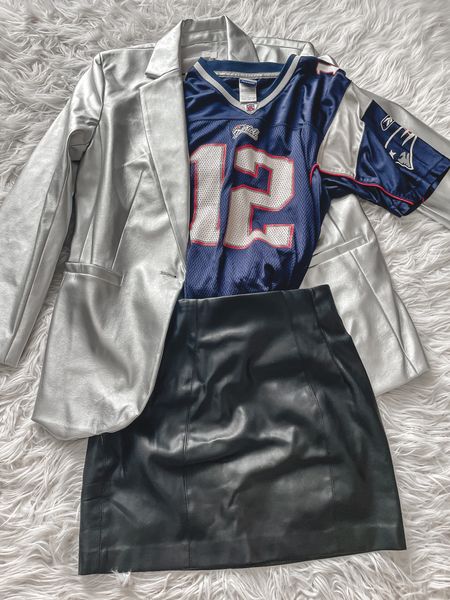 Monday night football outfit! Heading to a bar to watch the games? Check out this New England Patriots outfit I put together! A faux leather mini skirt, silver blazer and Tom Brady jersey! 

Tailgate 
Sports 
Football 
Game day 
Super Bowl 


#LTKstyletip #LTKSeasonal #LTKfindsunder50