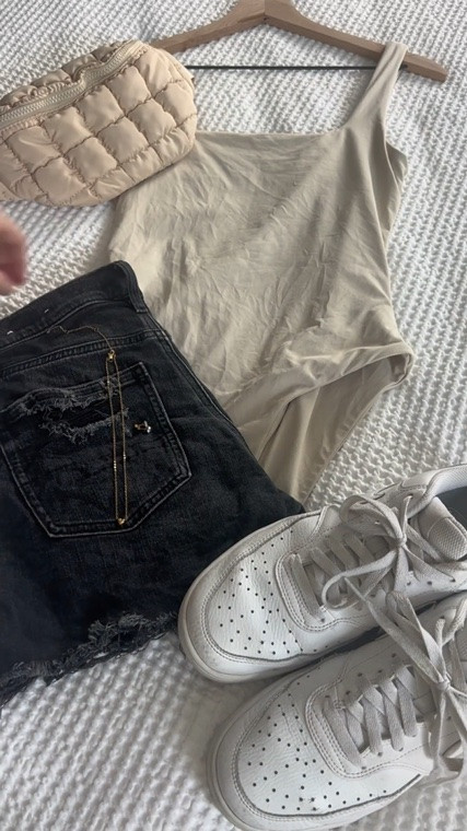A little neutral moment for those easy summer days 🌞🌴🌺

The kind of outfit that feels effortless but still put together 💅🏼 perfect for iced coffee runs, weekend errands, casual lunches, and wherever the day takes you 🧋🏙️👟

Simple staples, elevated details, and a summer uniform I’ll be reaching for on repeat 🫶🏼

#LTKStyle #LTKSummer #SummerStyle #NeutralOutfits #CasualChic #EffortlessStyle #EverydayFashion #SummerWardrobe #OutfitInspo #WarmWeatherStyle #ComfyChic #StyleInspiration

#LTKootd #LTKSaleAlert #LTKSeasonal