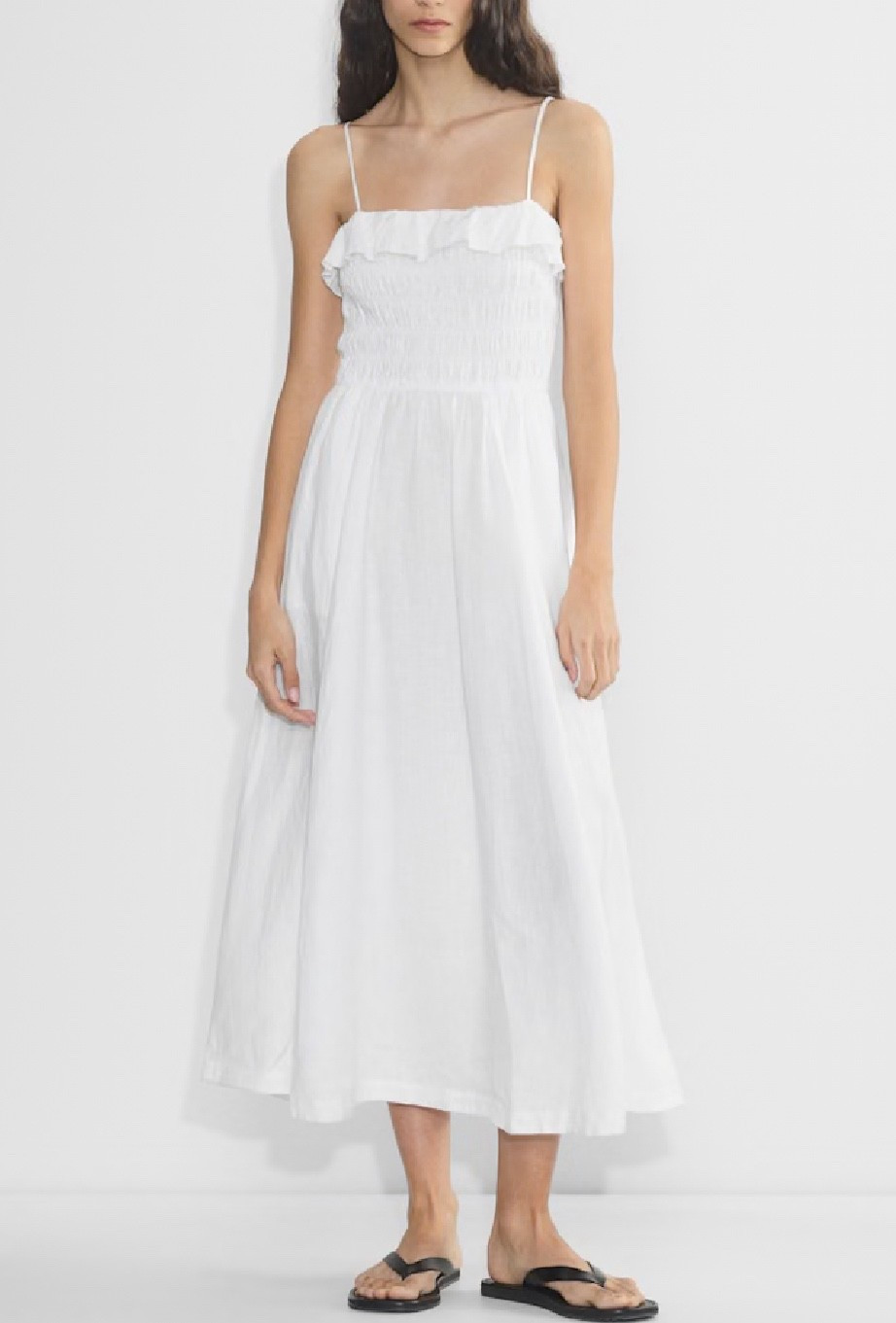 This dress is so cute and silhouette is very flattering 😍


Sale find
Summer fashion 
Summer outfit ideas
Family photos 

#LTKSeasonal #LTKSaleAlert #LTKTravel